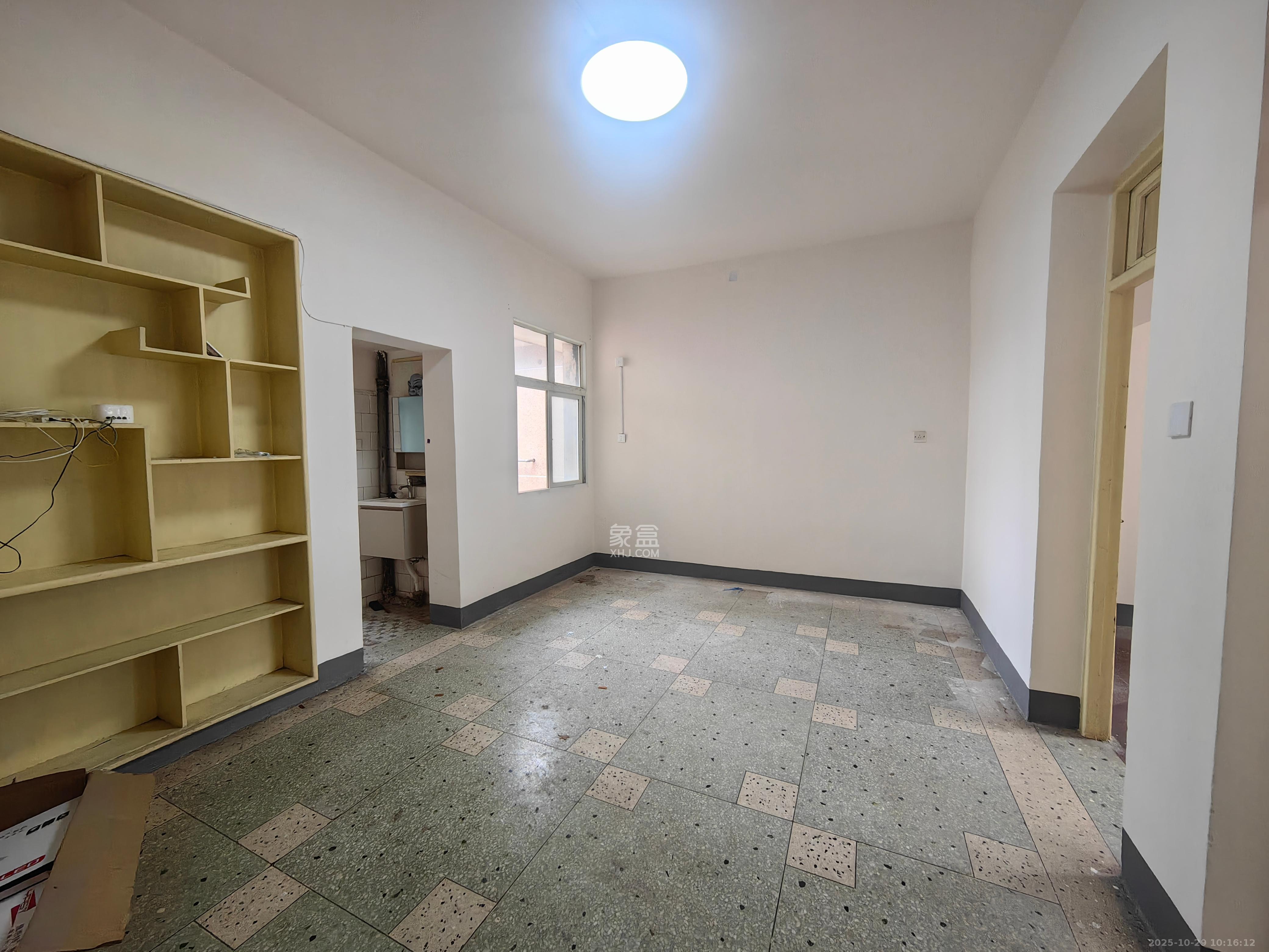 广电南院宿舍 2室2厅1卫 1250.0元/月 广电南院宿舍 2室2厅1卫 1250.0元/月室内图