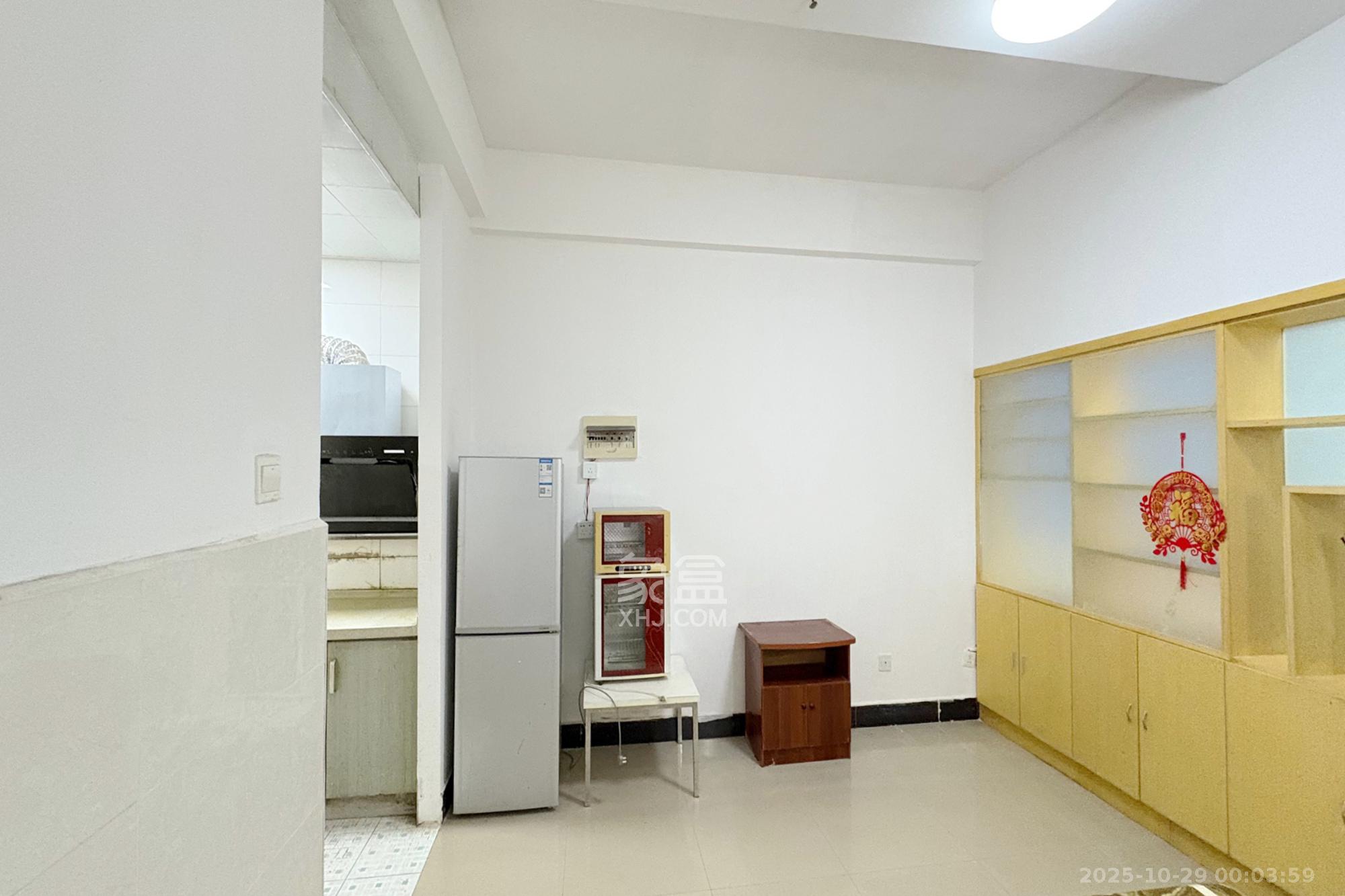 湘聚大厦  1室0厅1卫    21.8万 湘聚大厦  1室0厅1卫    21.8万客厅