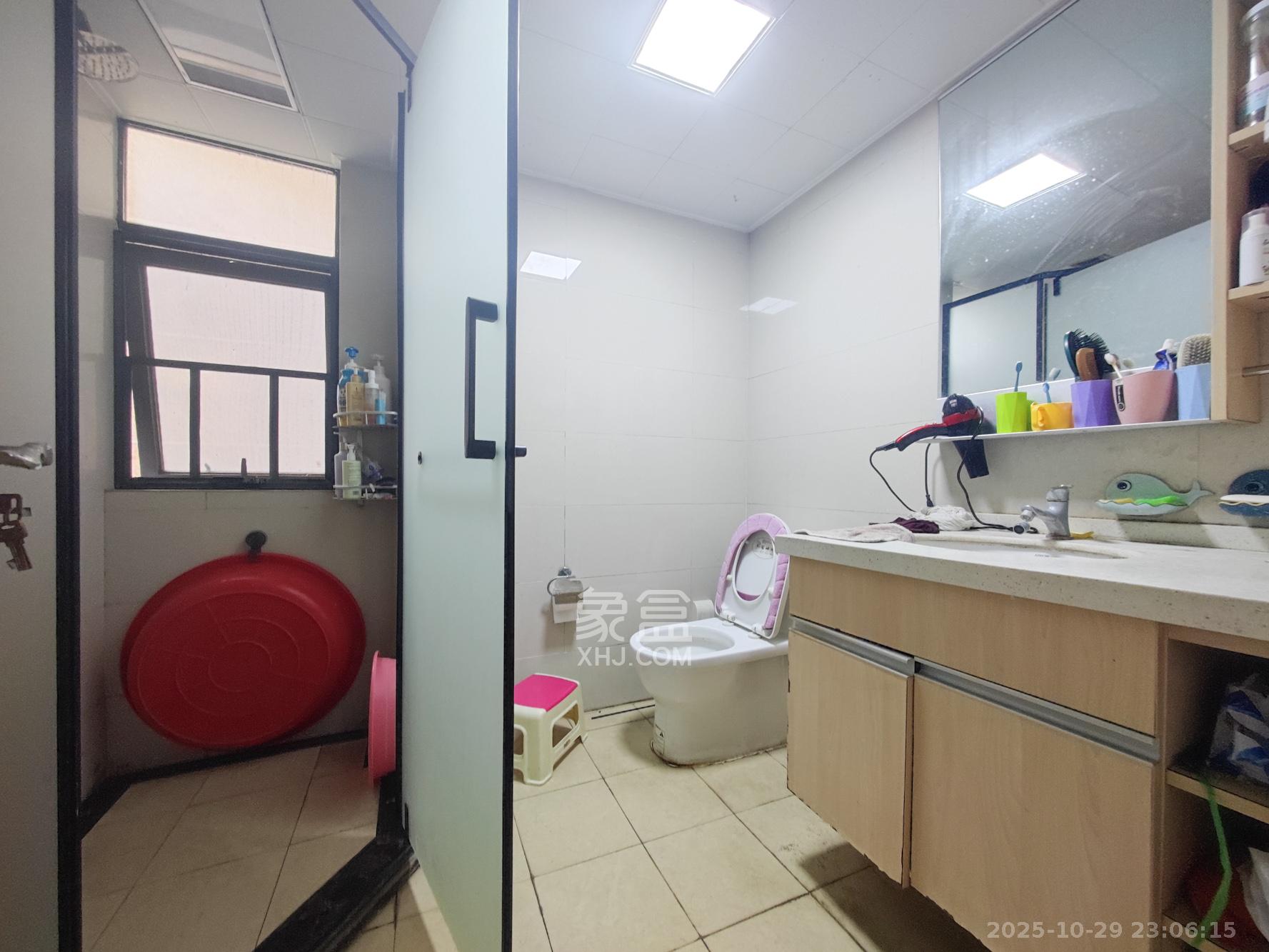 五矿万境蓝山  2室2厅1卫    63.0万卫生间