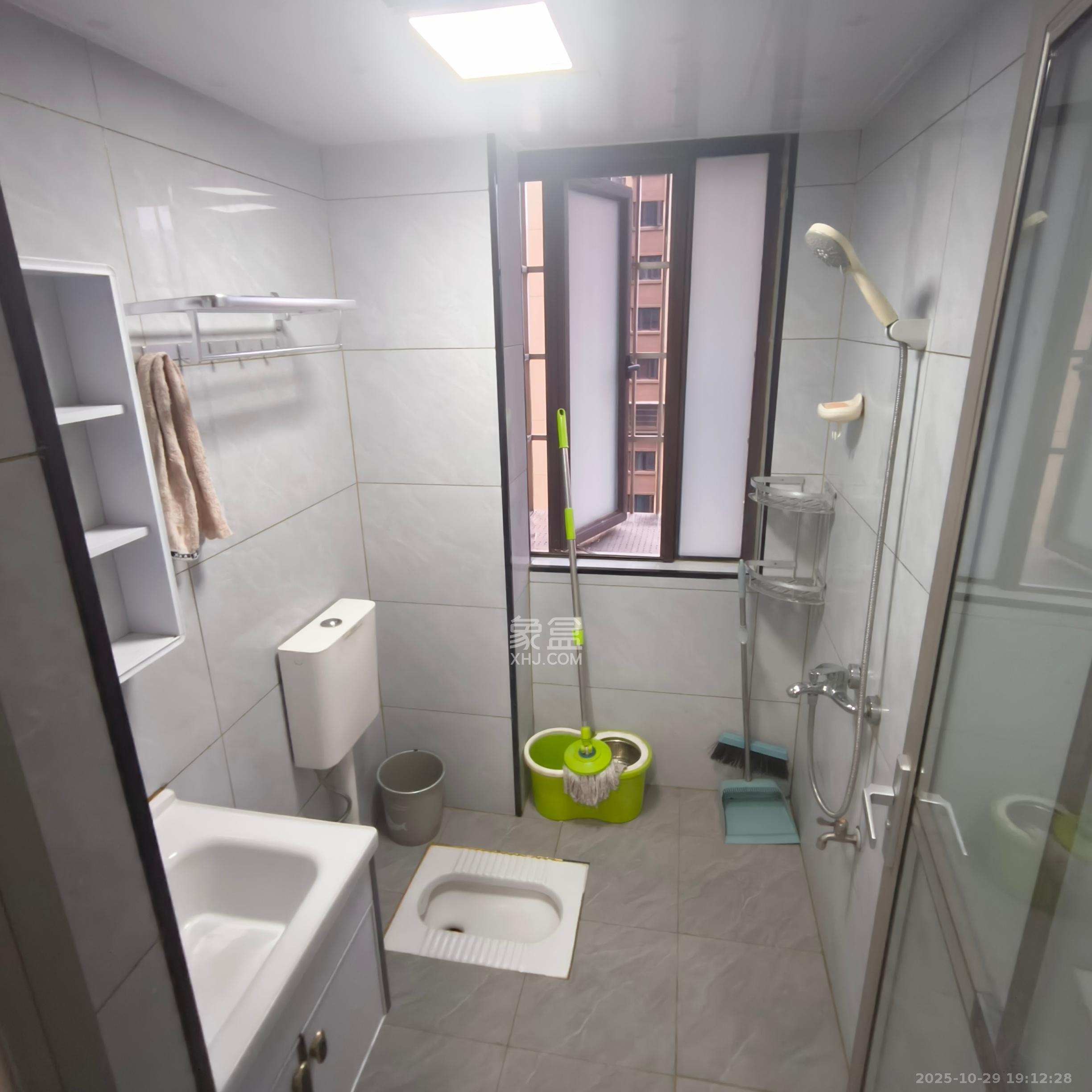 和润园三期  2室1厅1卫    2300.0元/月室内图