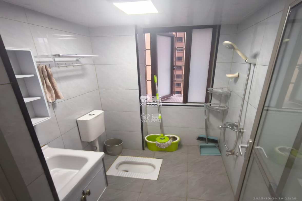 和润园三期  2室1厅1卫    2300.0元/月 和润园三期  2室1厅1卫    2300.0元/月室内图