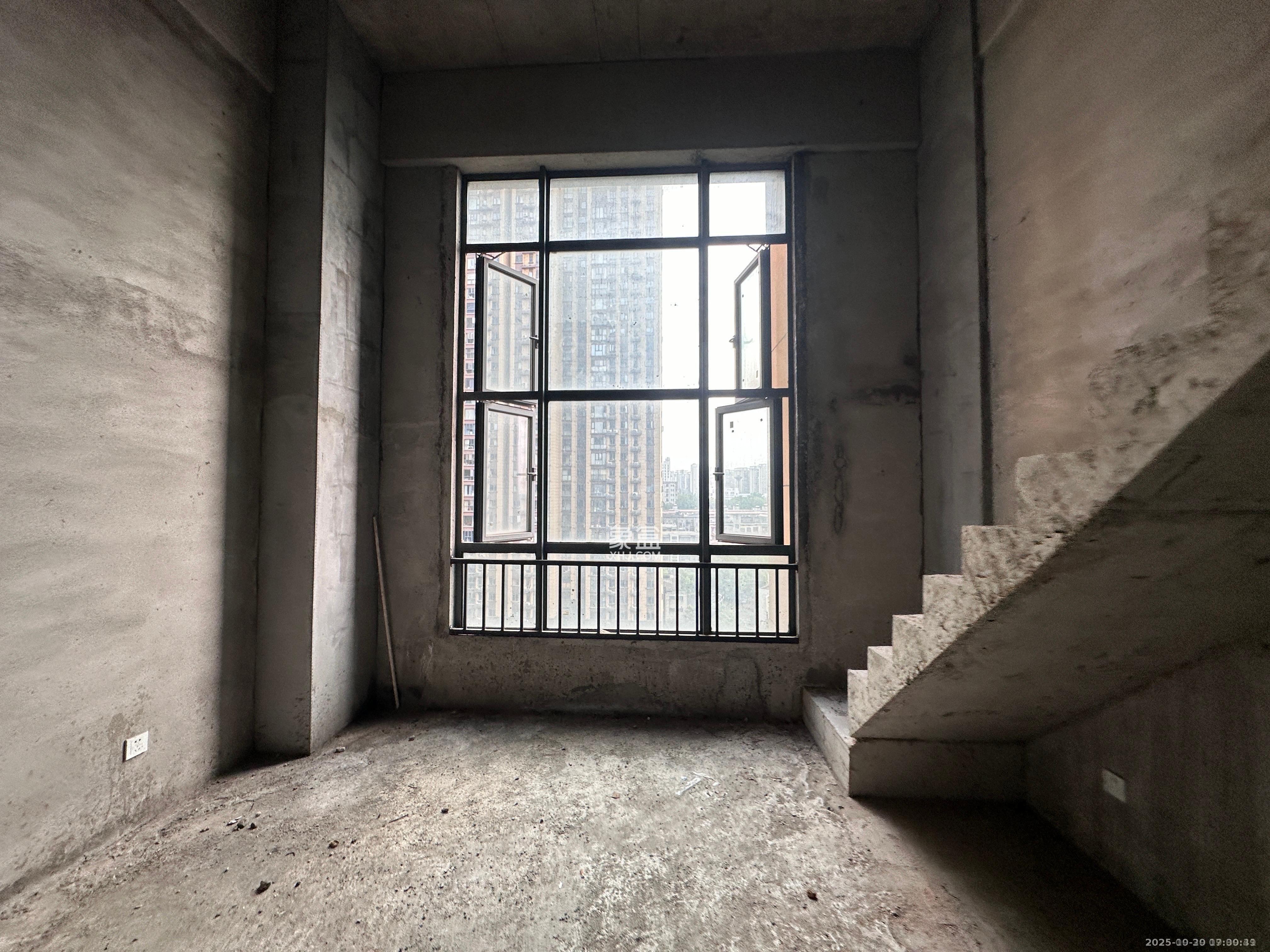 绿地商务广场  1室1厅1卫    800.0元/月室内图