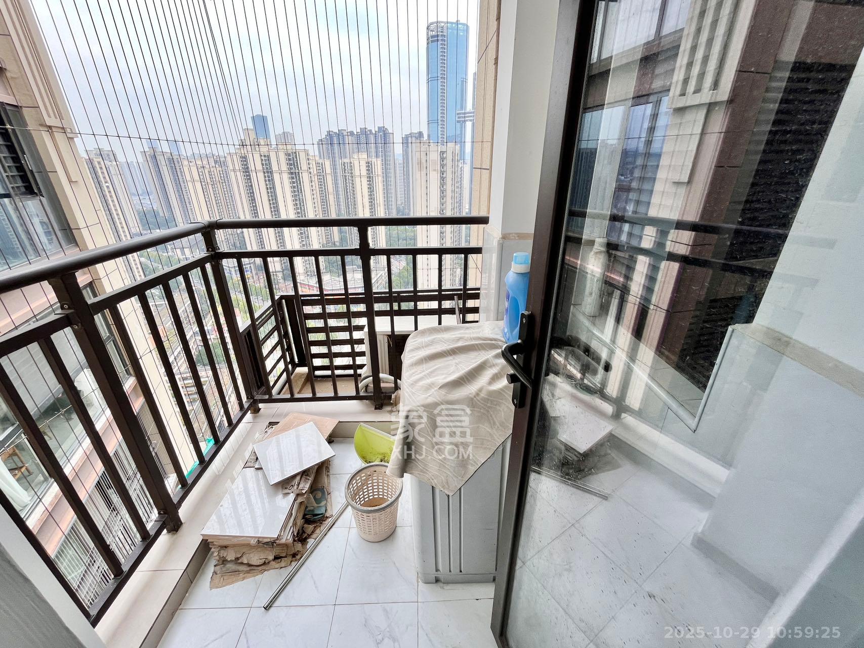 中国铁建梅溪青秀三期  3室2厅2卫    2800.0元/月 中国铁建梅溪青秀三期  3室2厅2卫    2800.0元/月室内图