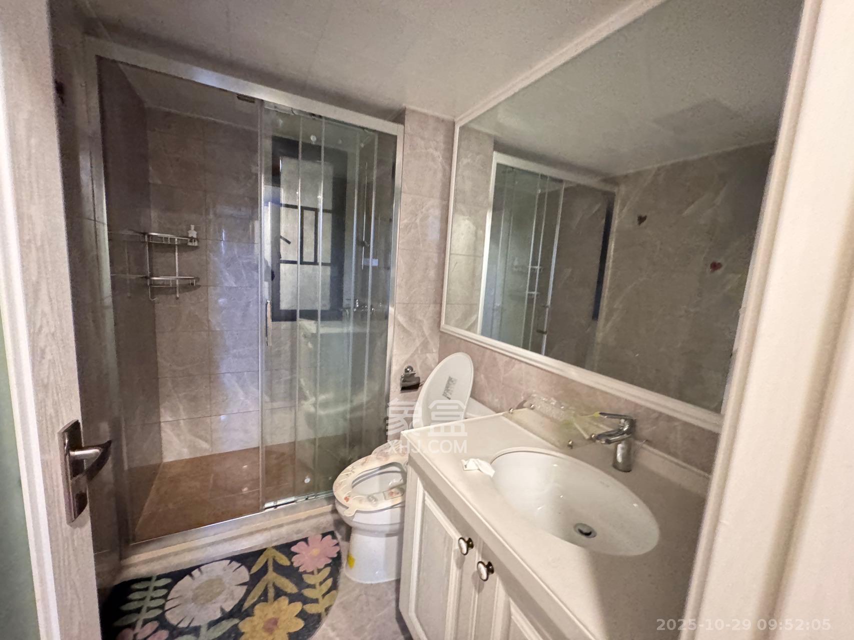 中海珑悦府  3室2厅2卫    3000.0元/月室内图