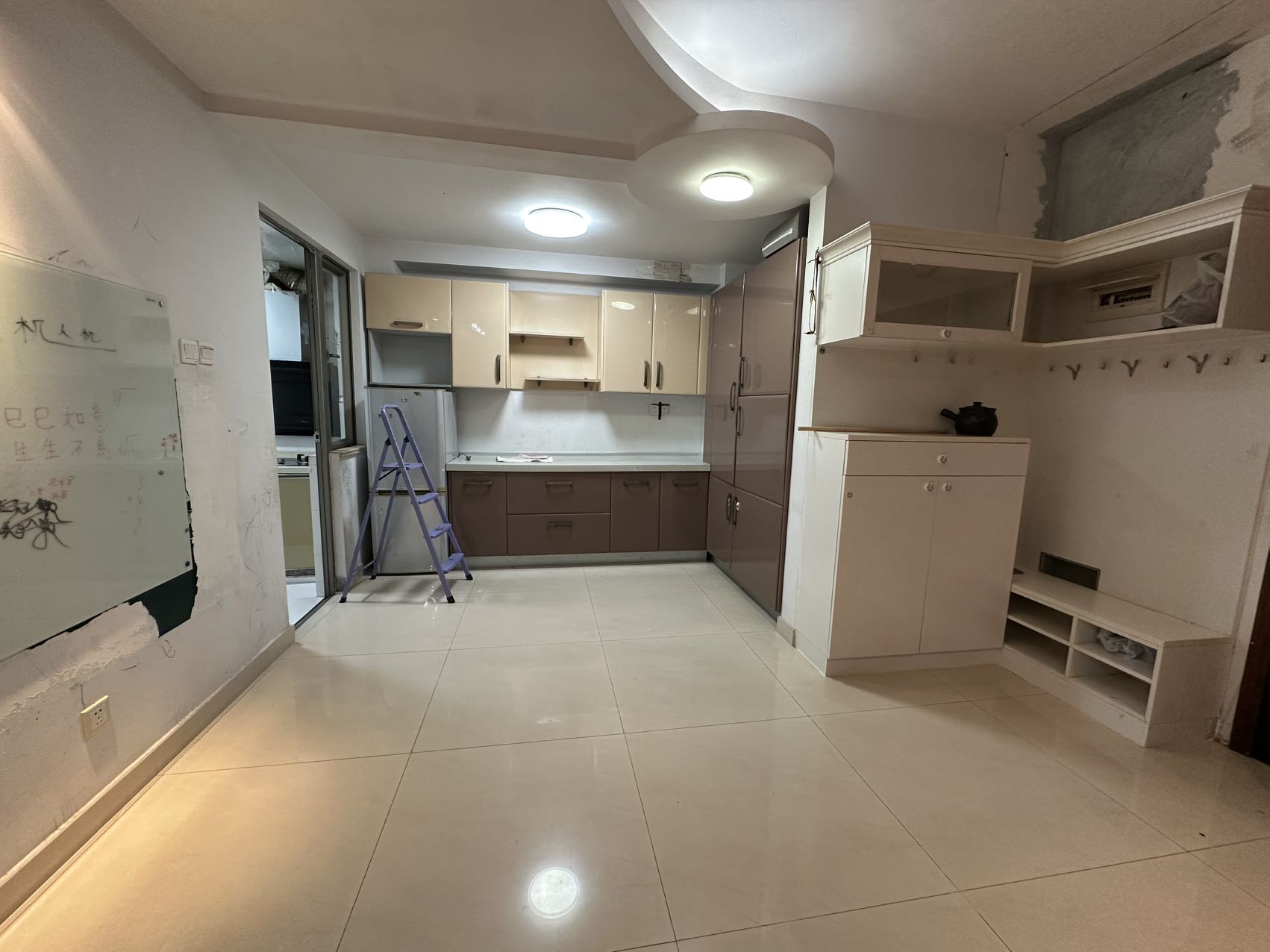 海岸壹号  1室0厅0卫    205.0万客厅