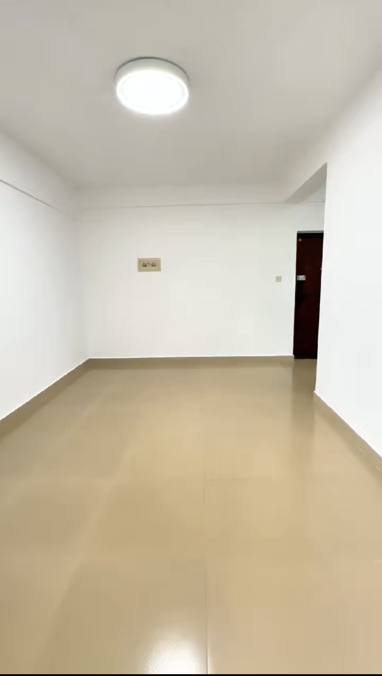 水岸星城B小区  1室2厅1卫    56.8万客厅