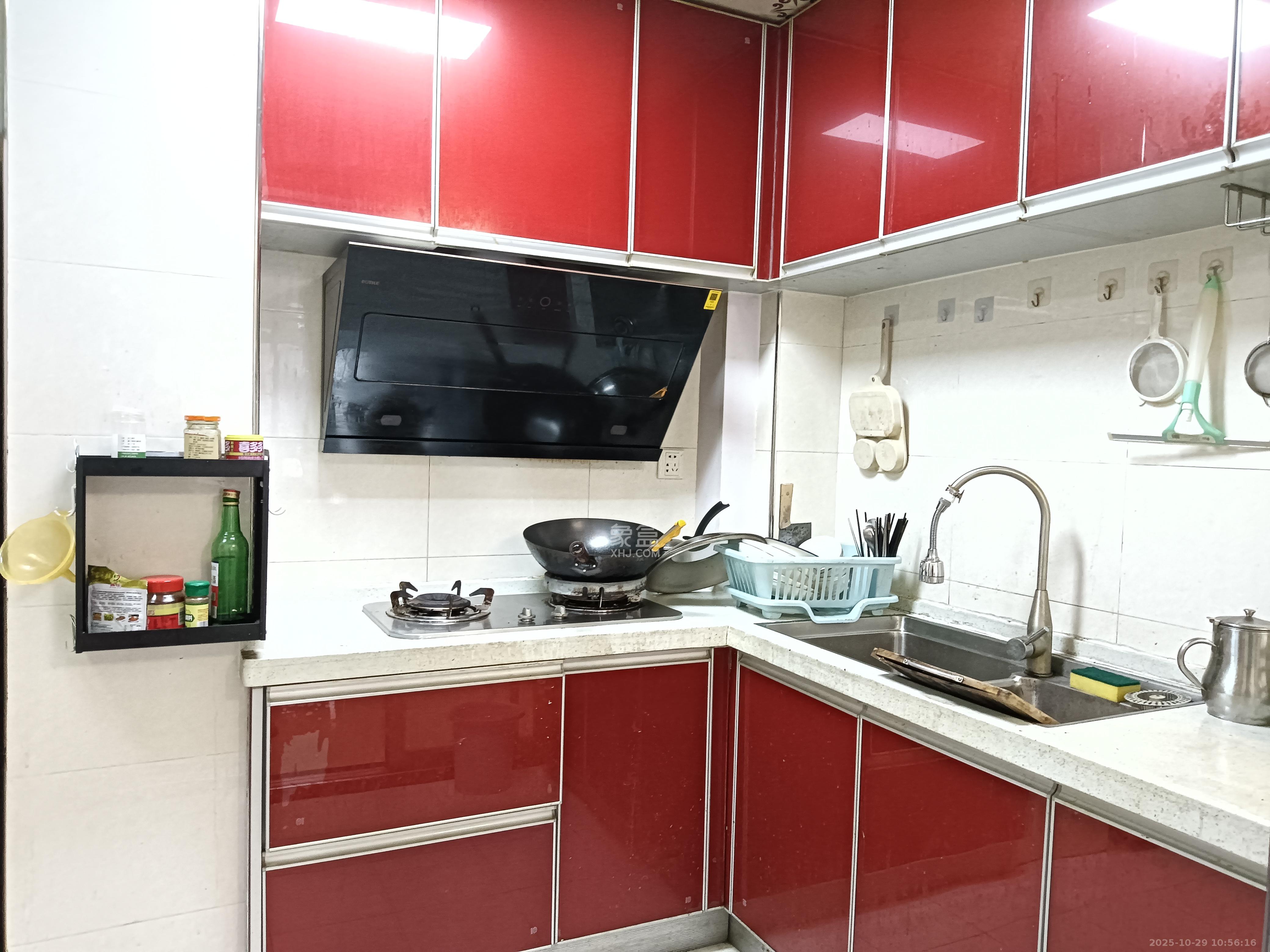 月畔湾  2室2厅1卫    2000.0元/月室内图