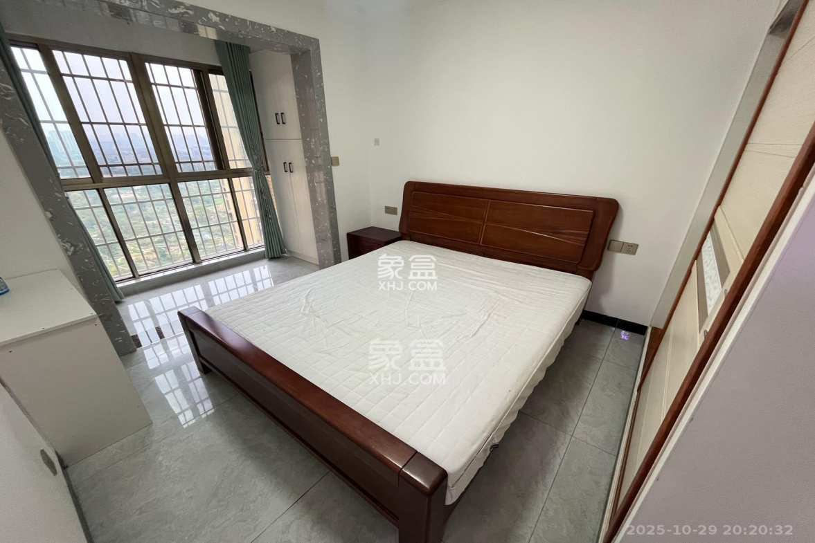 星城新宇川河苑  2室2厅1卫    1700.0元/月 星城新宇川河苑  2室2厅1卫    1700.0元/月室内图