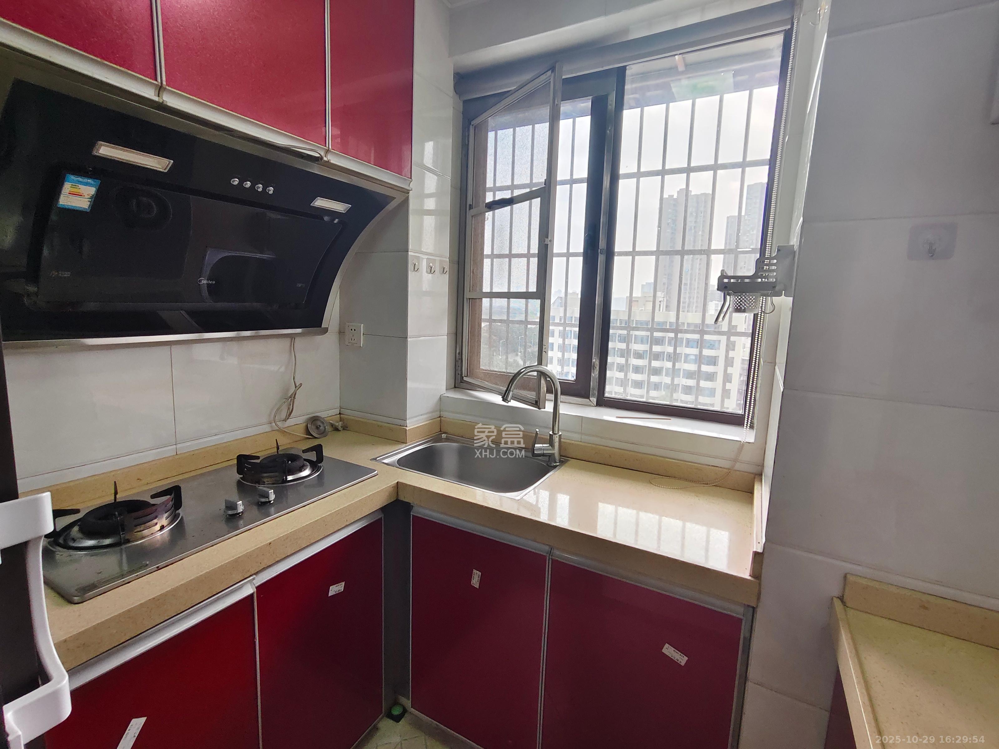 同鑫家园  1室1厅1卫    1300.0元/月