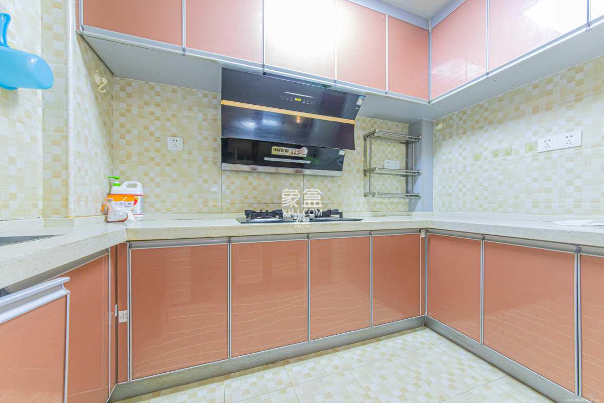 夏威夷碧水春城(碧桂园城市花园) 3室2厅1卫 2300.0元/月 夏威夷碧水春城(碧桂园城市花园) 3室2厅1卫 2300.0元/月室内图