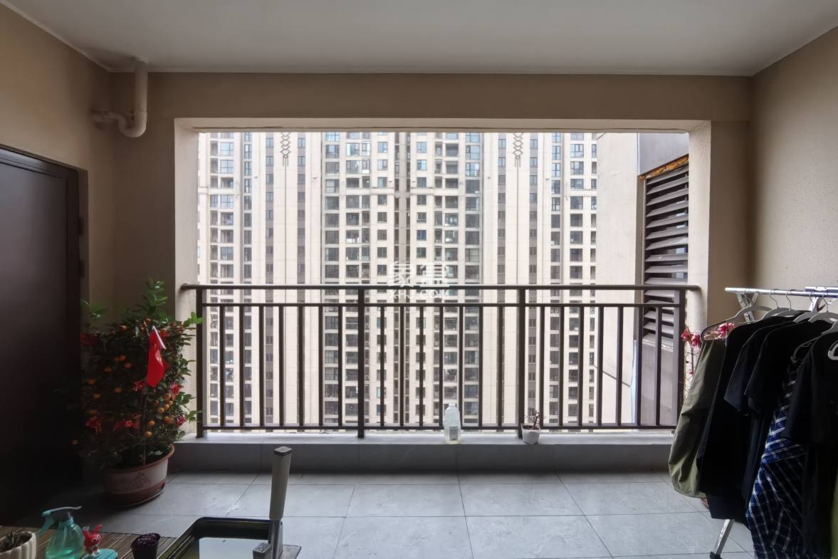 海航豪庭南苑  3室2厅2卫    4200.0元/月 海航豪庭南苑  3室2厅2卫    4200.0元/月室内图