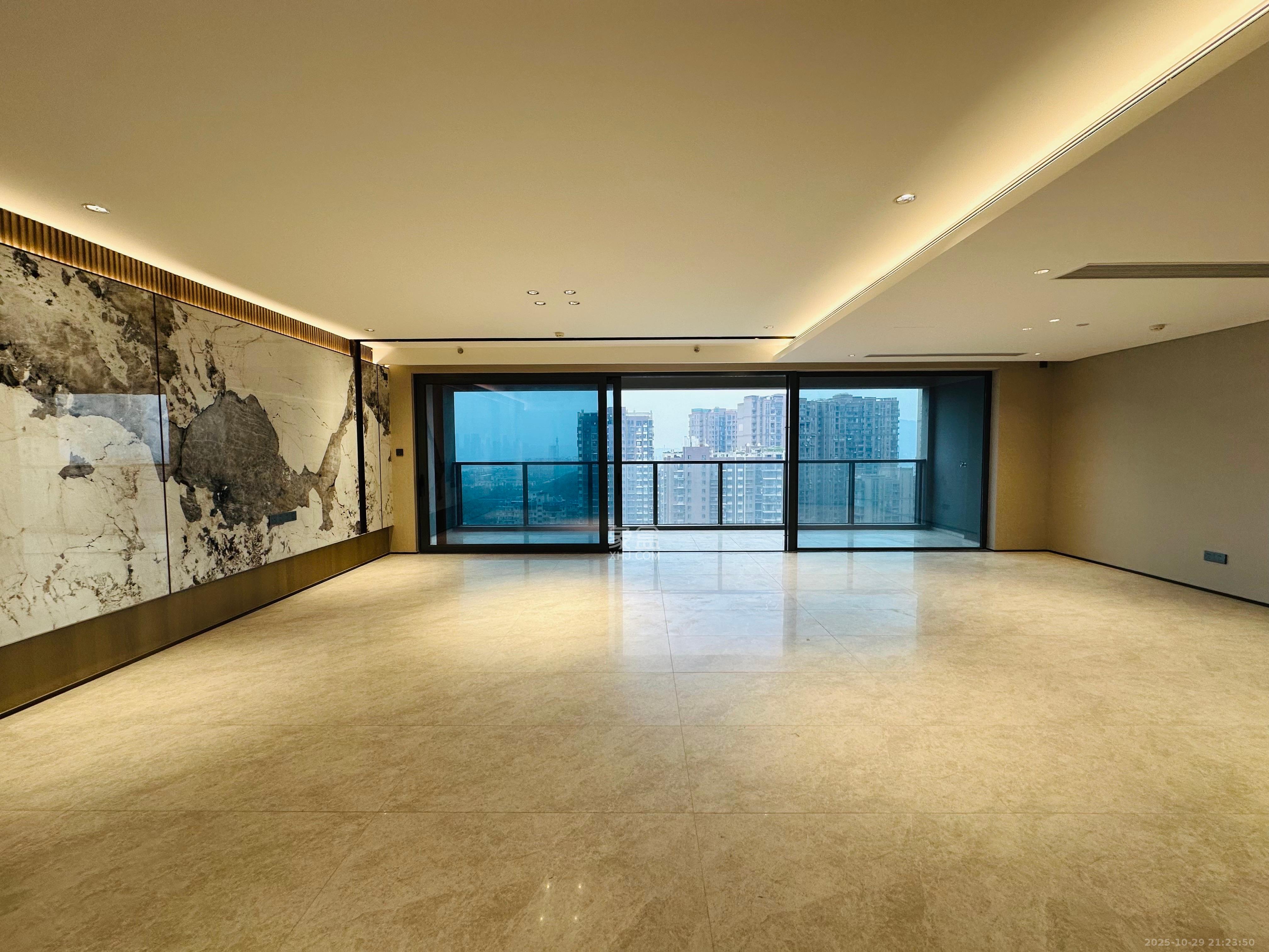 长沙悦府（华润万象城）  4室2厅1卫    14000.0元/月室内图