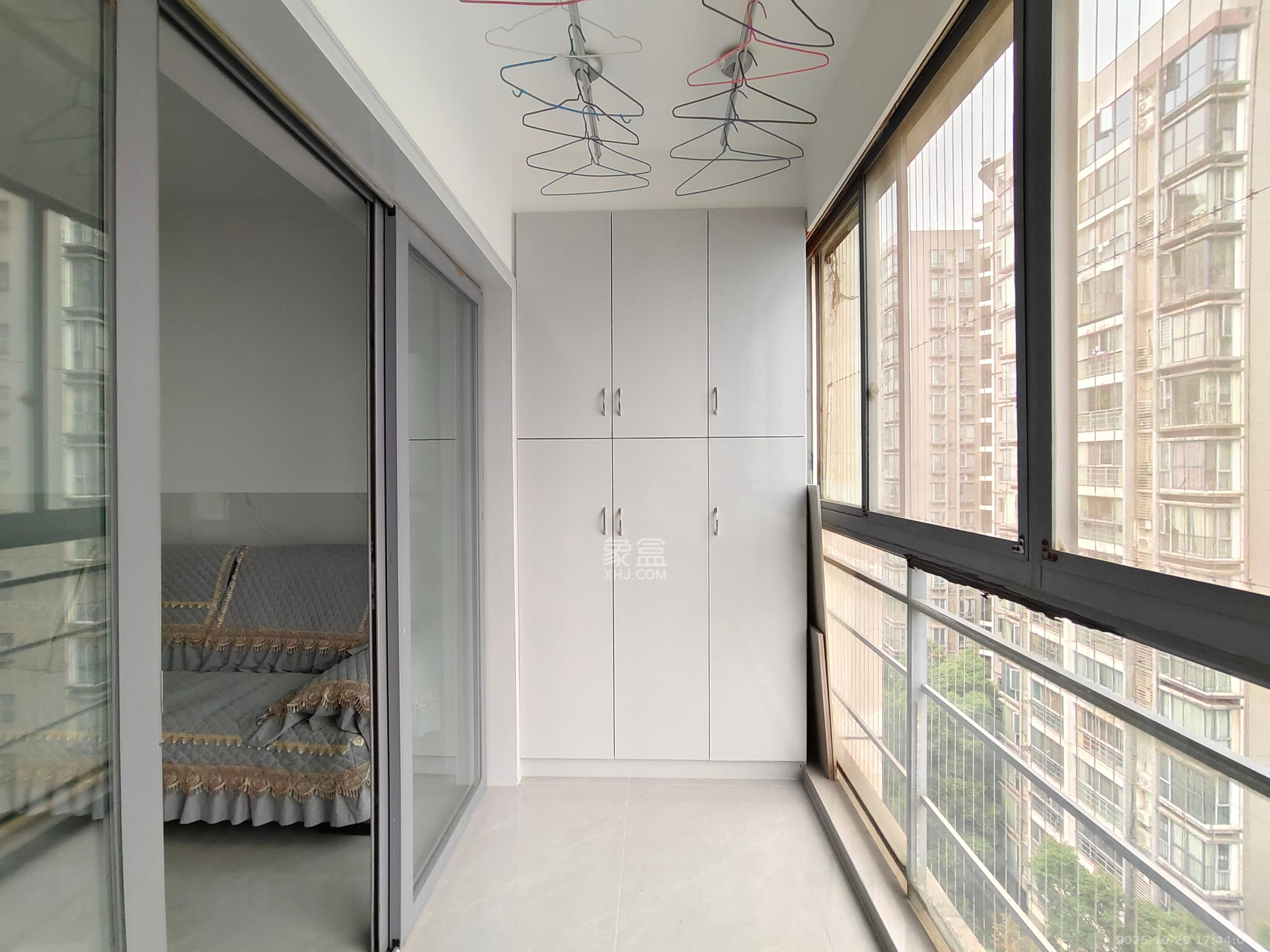 银港水晶城  2室2厅1卫    2500.0元/月 银港水晶城  2室2厅1卫    2500.0元/月室内图