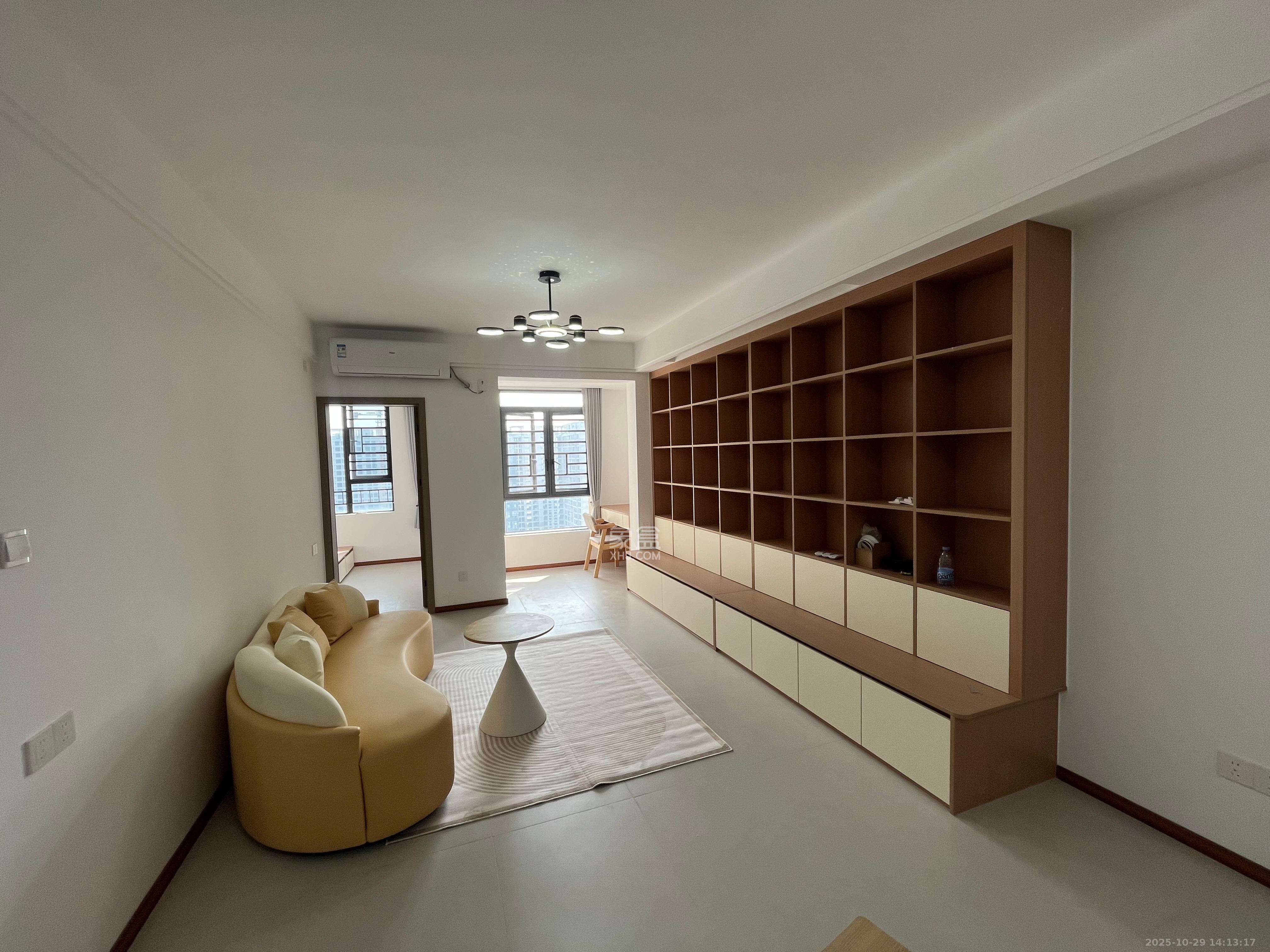 协信星澜汇  2室1厅1卫    3300.0元/月