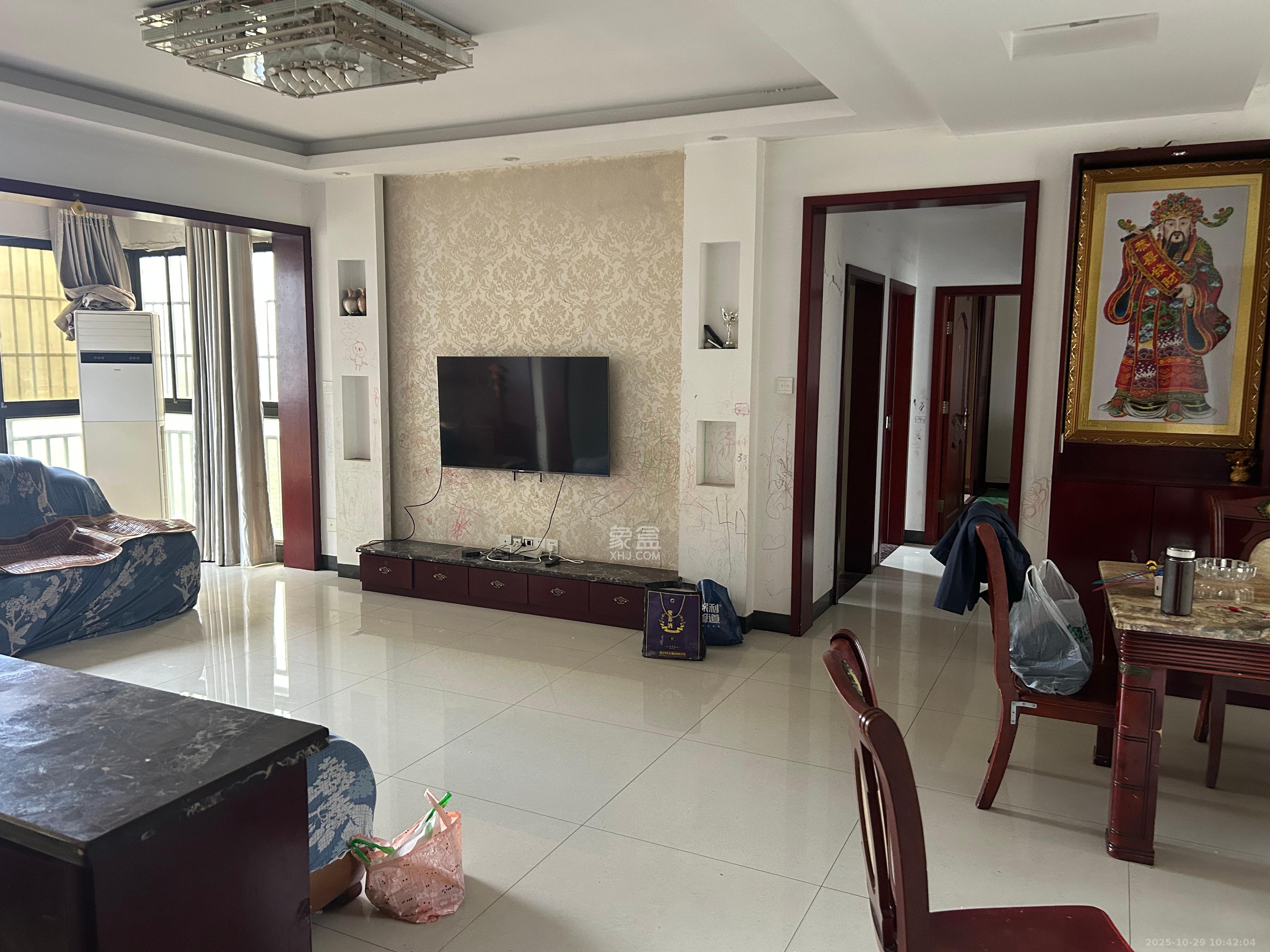 莱茵城  3室2厅2卫    2600.0元/月