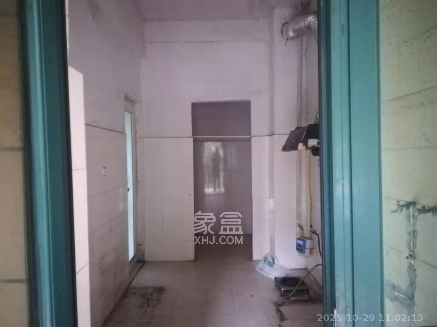 恒大城  3室2厅2卫    2700.0元/月