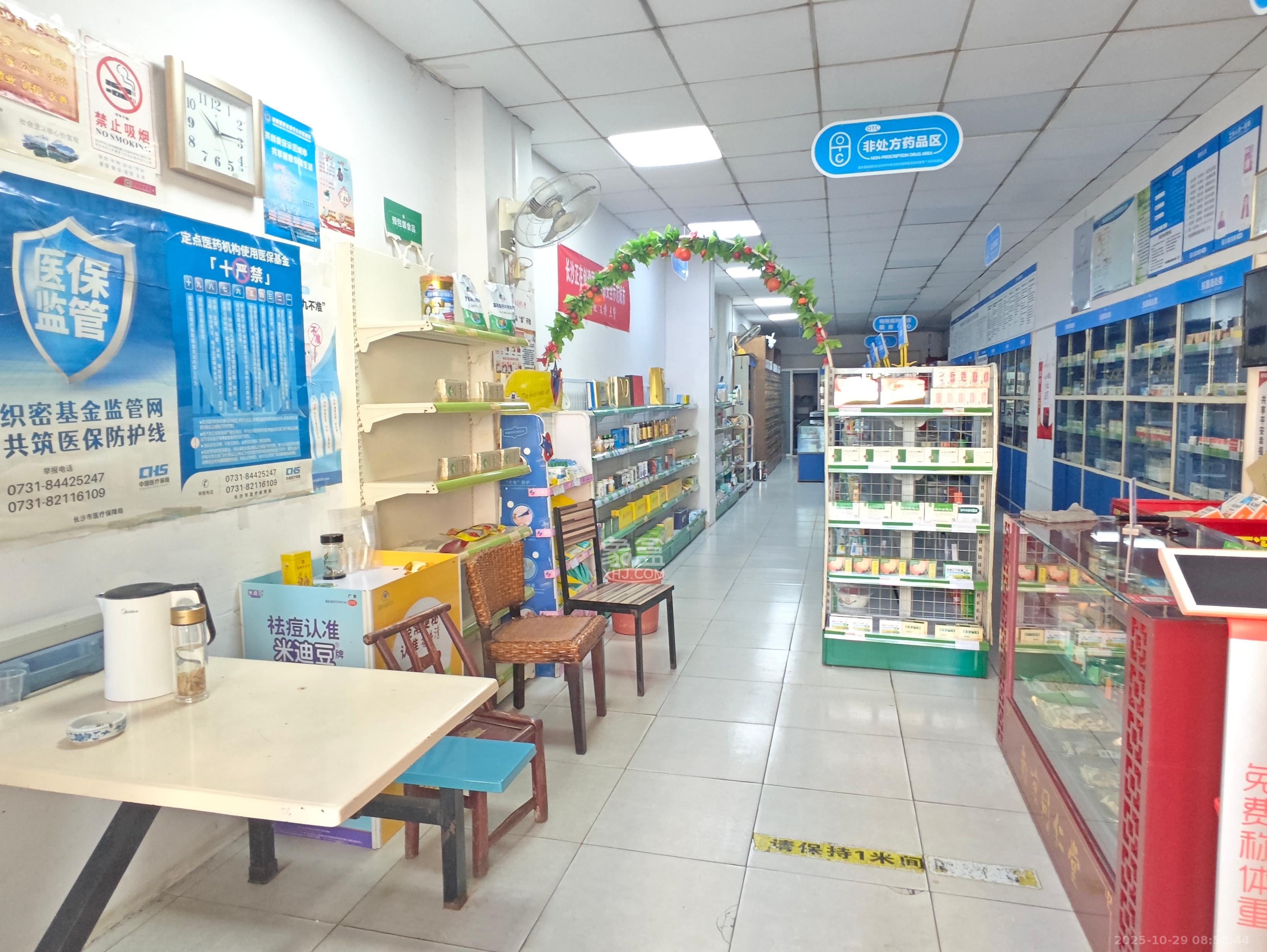 长征花园   106.32㎡      8200.0元/月室内图