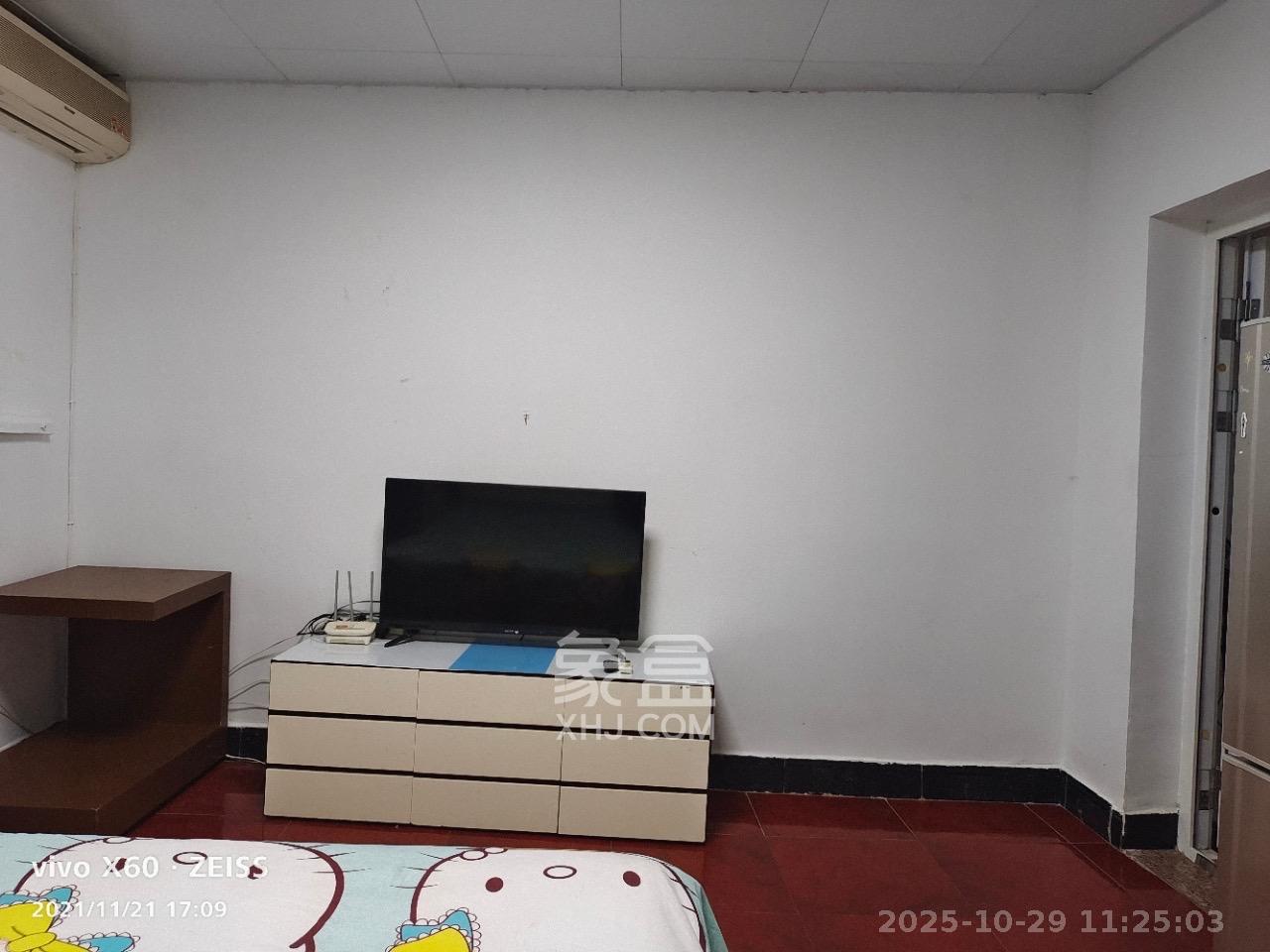 上碧湘街散盘  1室1厅1卫    1600.0元/月室内图