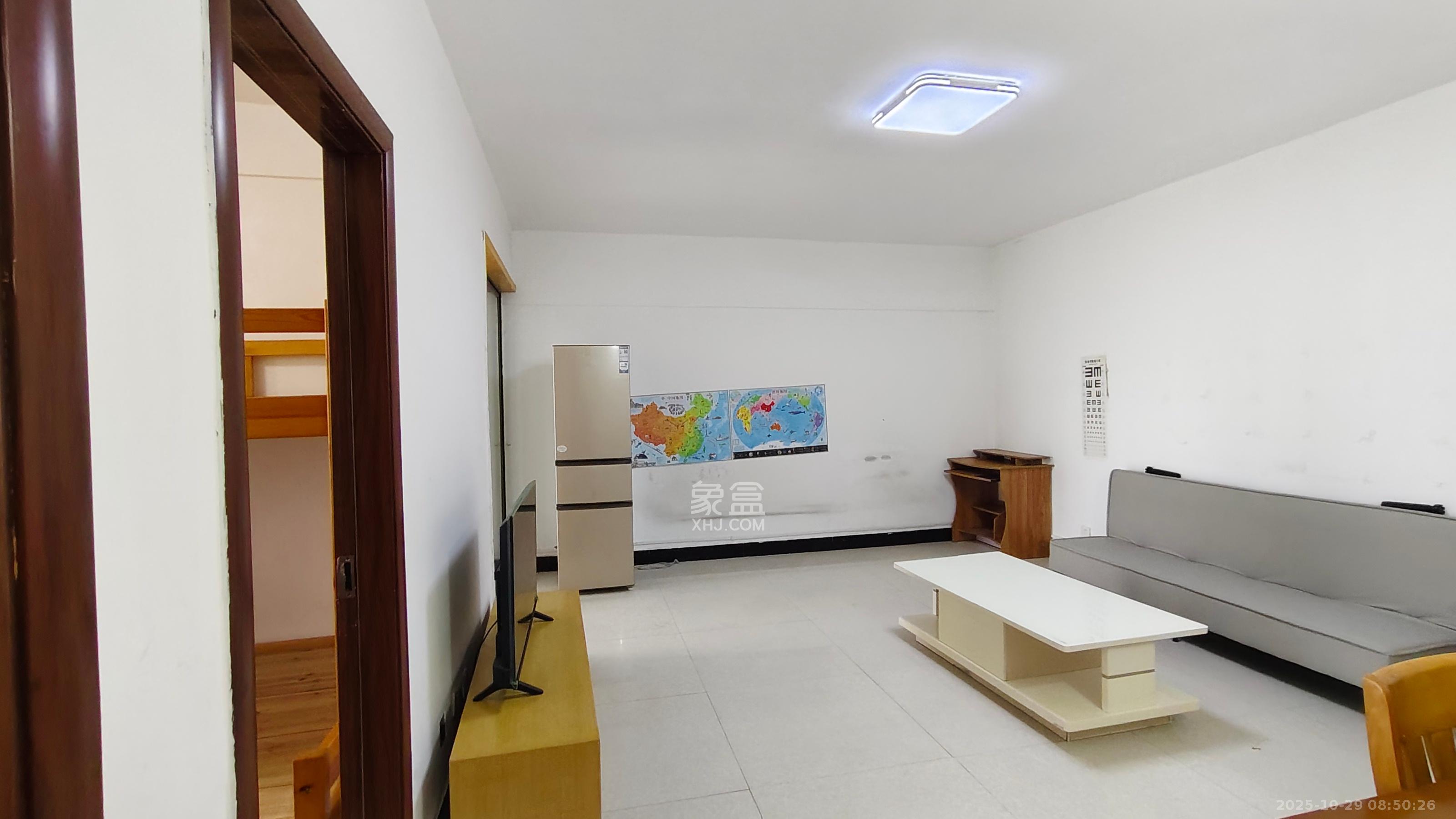 极目楚天  2室2厅1卫    1700.0元/月 极目楚天  2室2厅1卫    1700.0元/月室内图