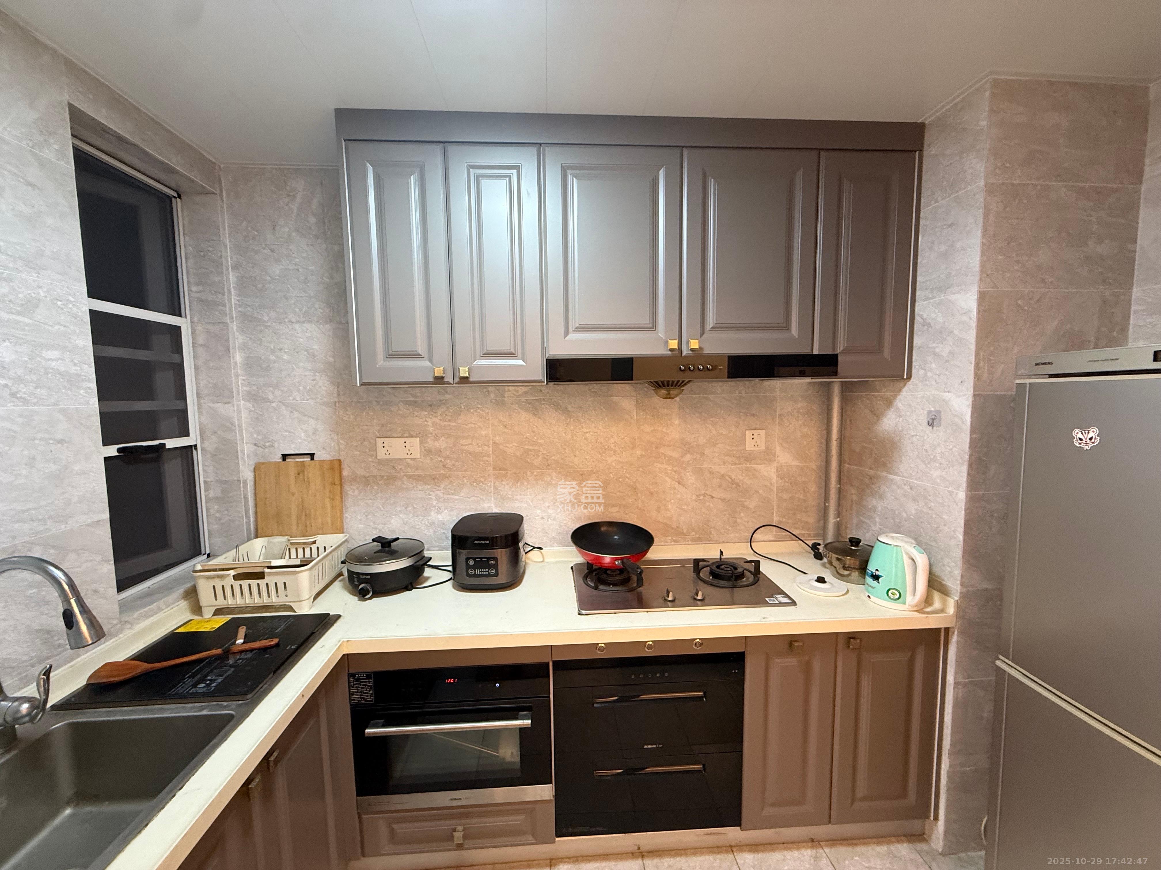 金地铂悦  3室2厅1卫    2200.0元/月 金地铂悦  3室2厅1卫    2200.0元/月室内图