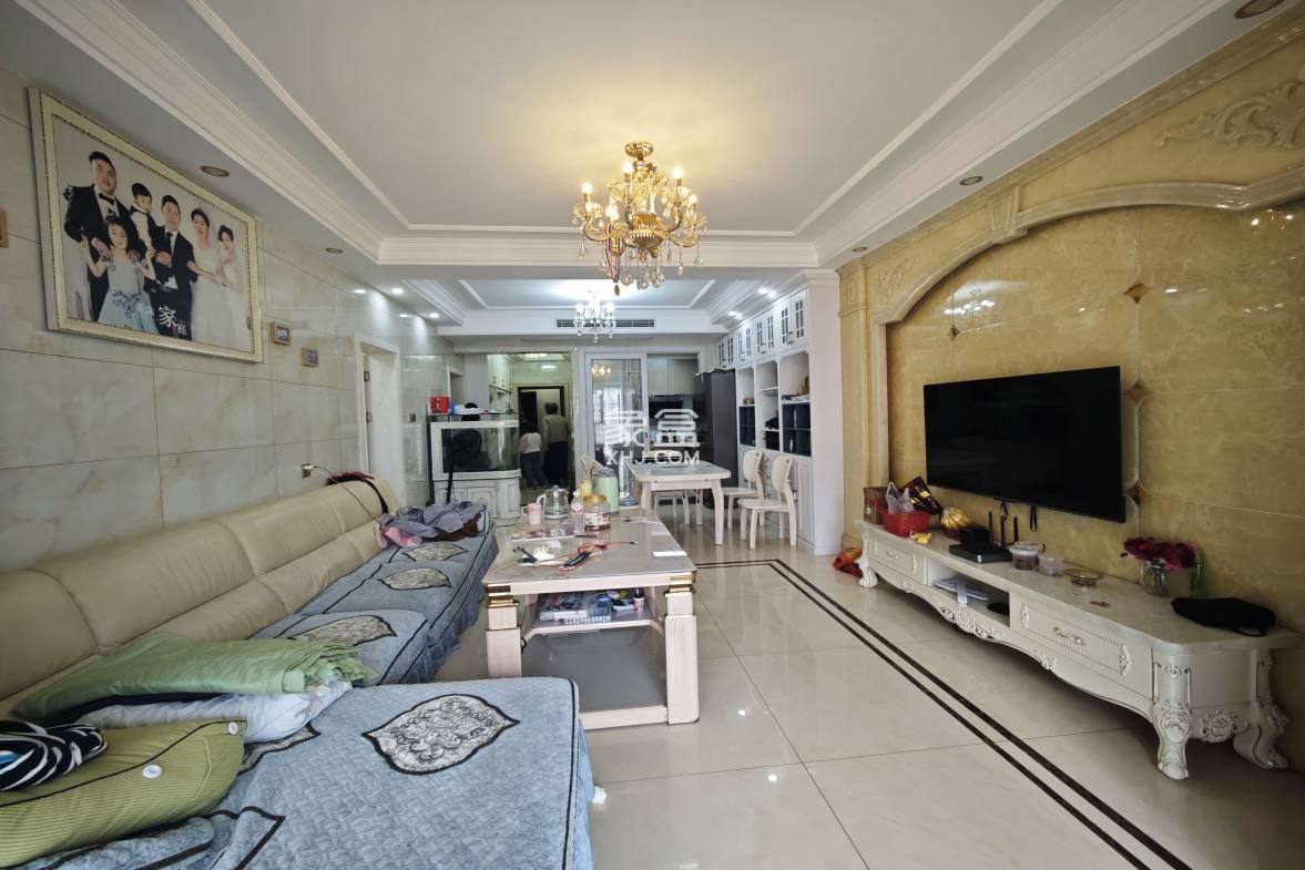 五江碧桂园城市广场 3室2厅2卫 69.0万 五江碧桂园城市广场 3室2厅2卫 69.0万客厅