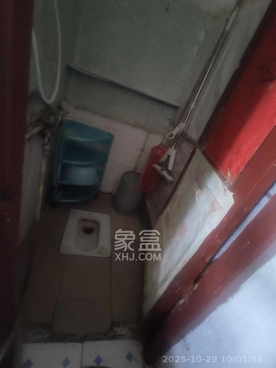 文艺新村  3室2厅1卫    2000.0元/月室内图