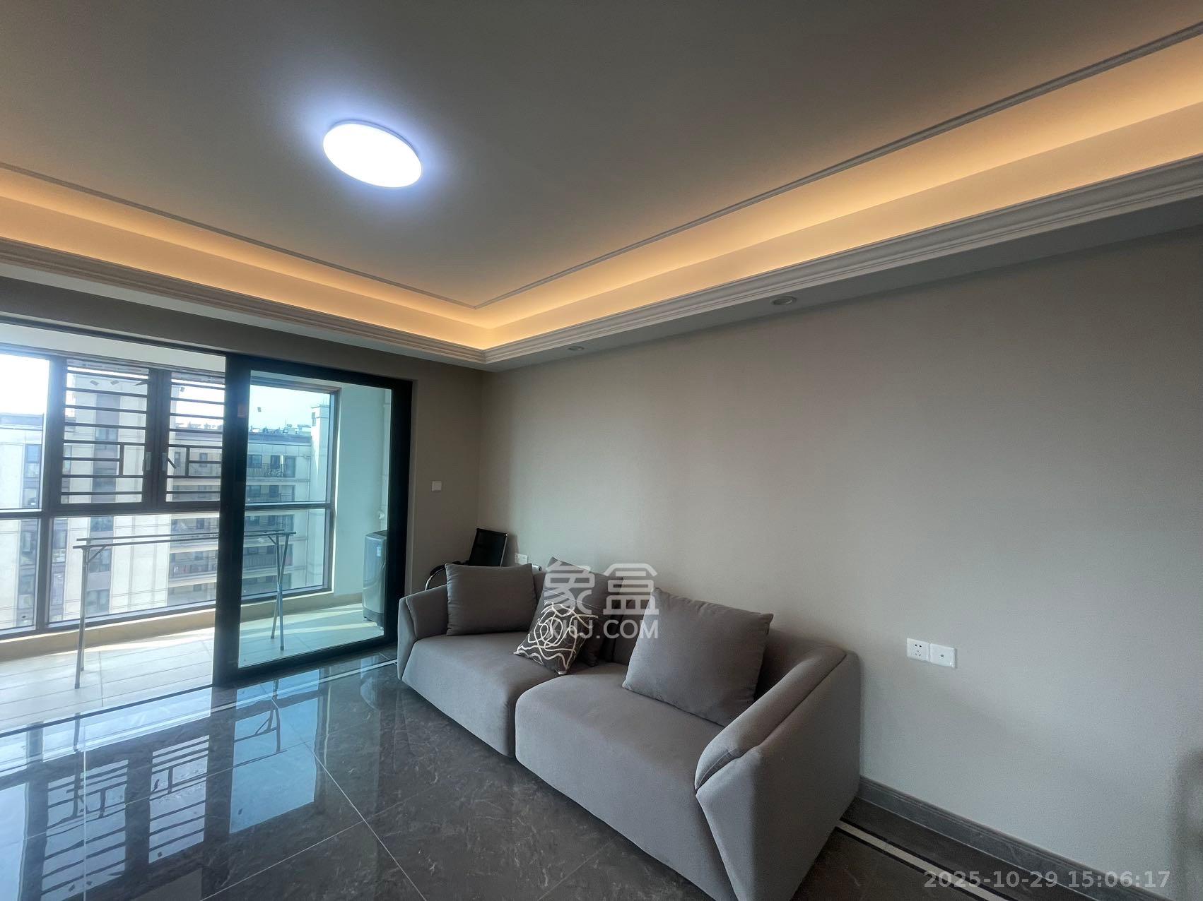 中海珑悦府  4室2厅2卫    3000.0元/月