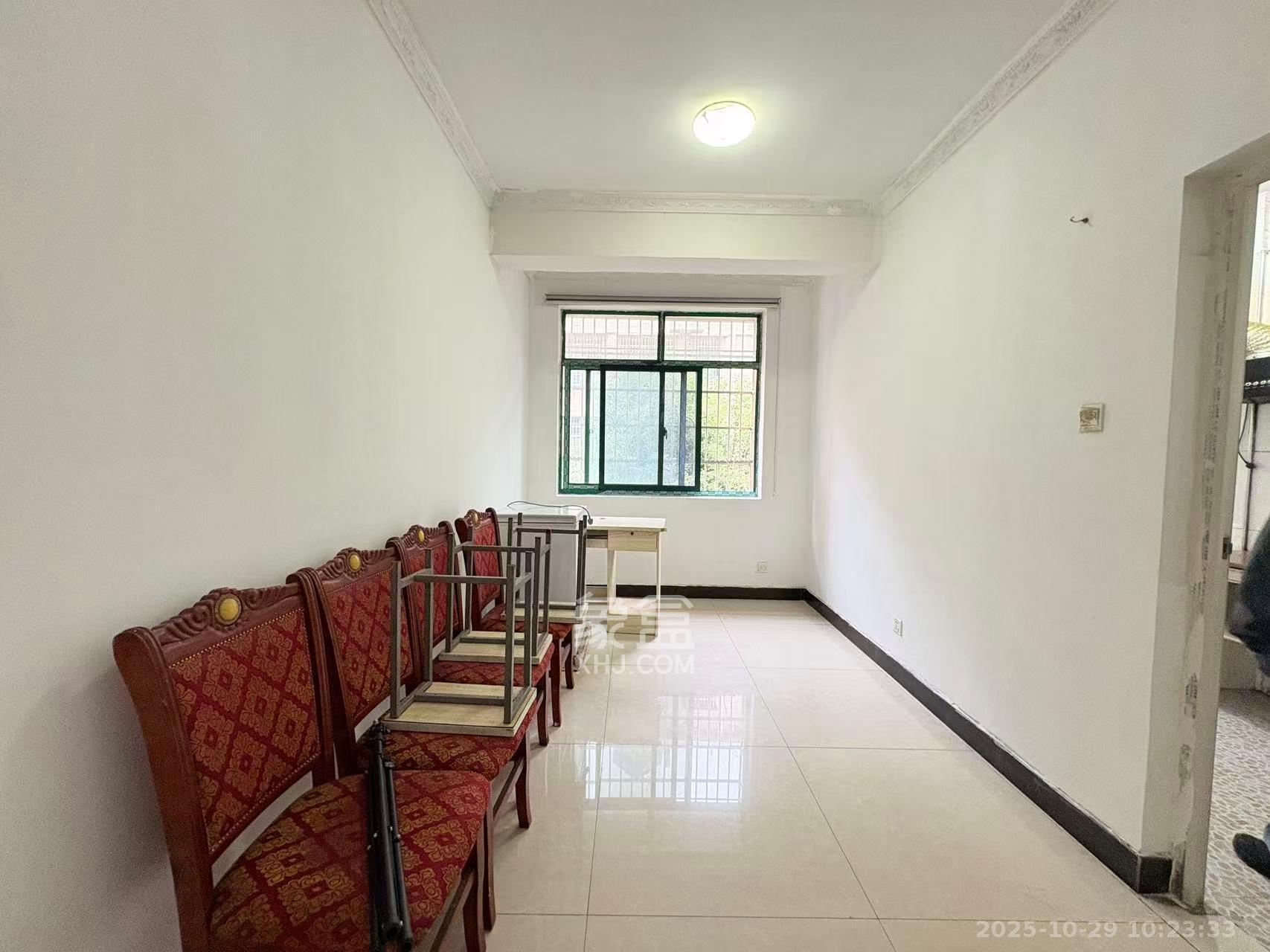 星沙国际物流园/泉星社区  3室2厅2卫    1200.0元/月 星沙国际物流园/泉星社区  3室2厅2卫    1200.0元/月室内图1