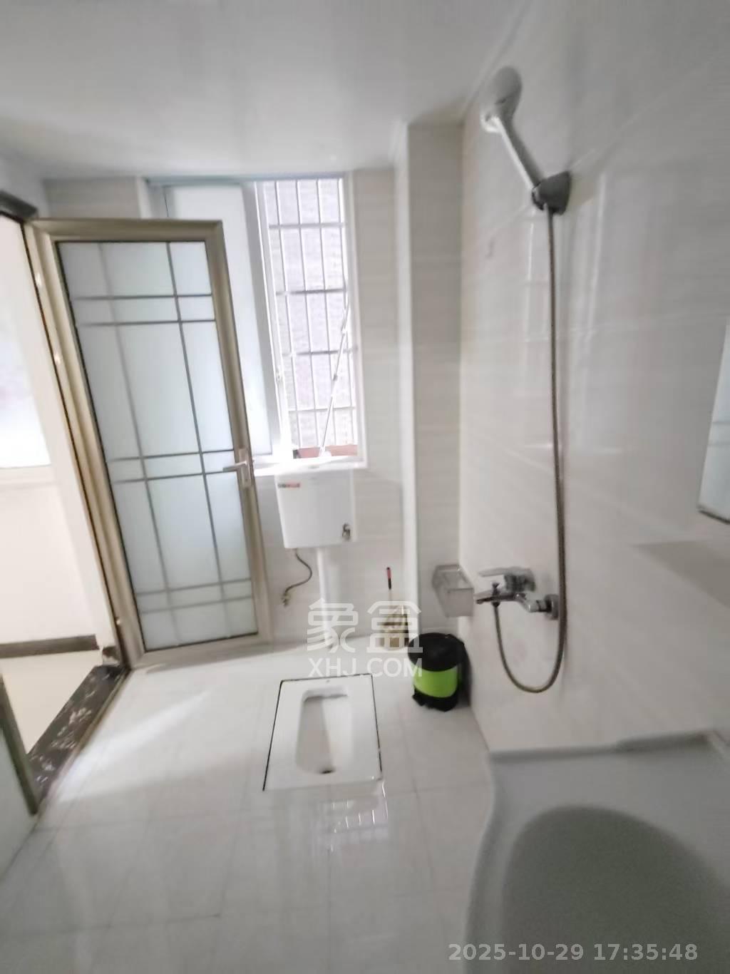 锦璨家园  1室1厅1卫    1050.0元/月 锦璨家园  1室1厅1卫    1050.0元/月室内图