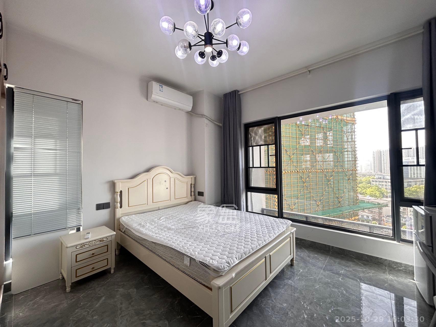 力高凤凰新天  1室1厅1卫    1600.0元/月室内图