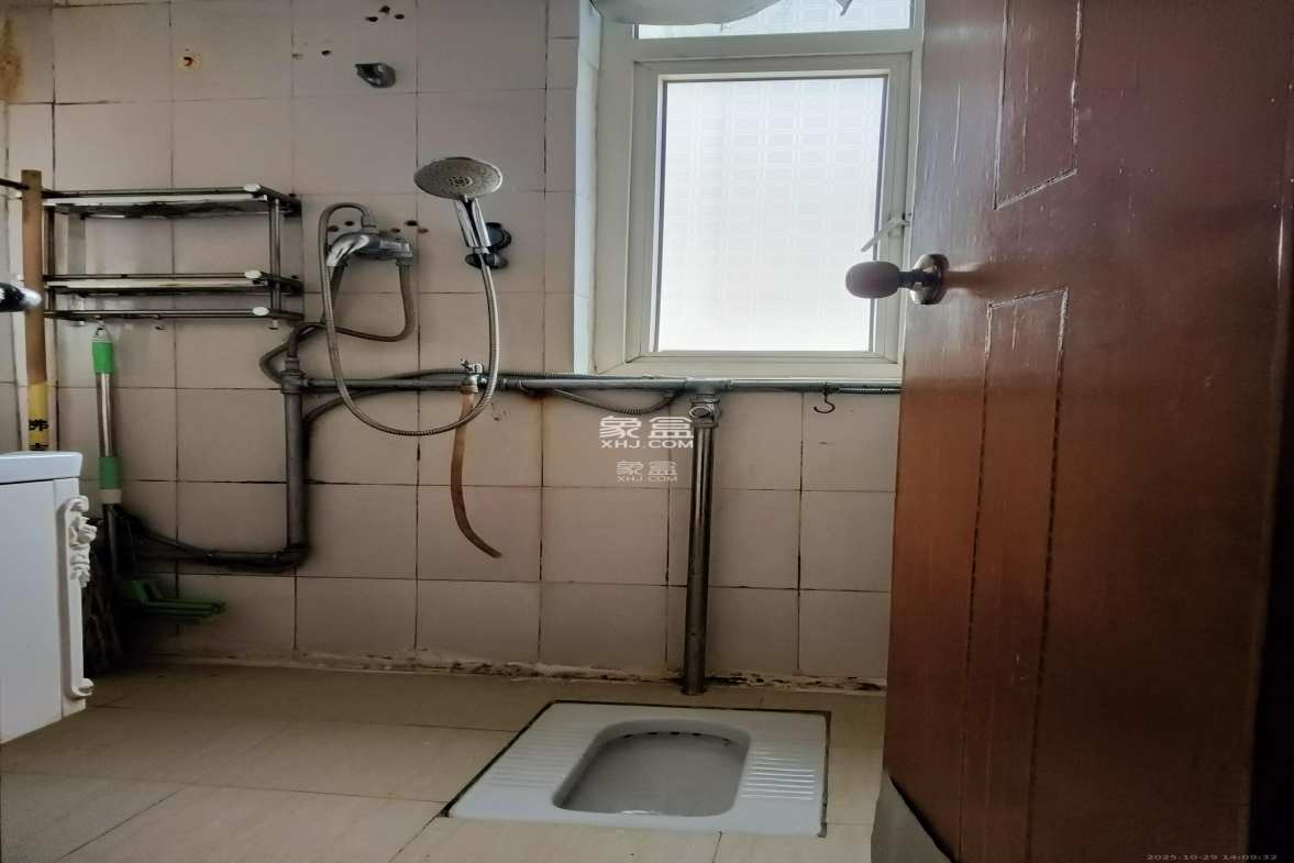 粮贸大厦 3室1厅2卫 2500.0元/月 粮贸大厦 3室1厅2卫 2500.0元/月室内图