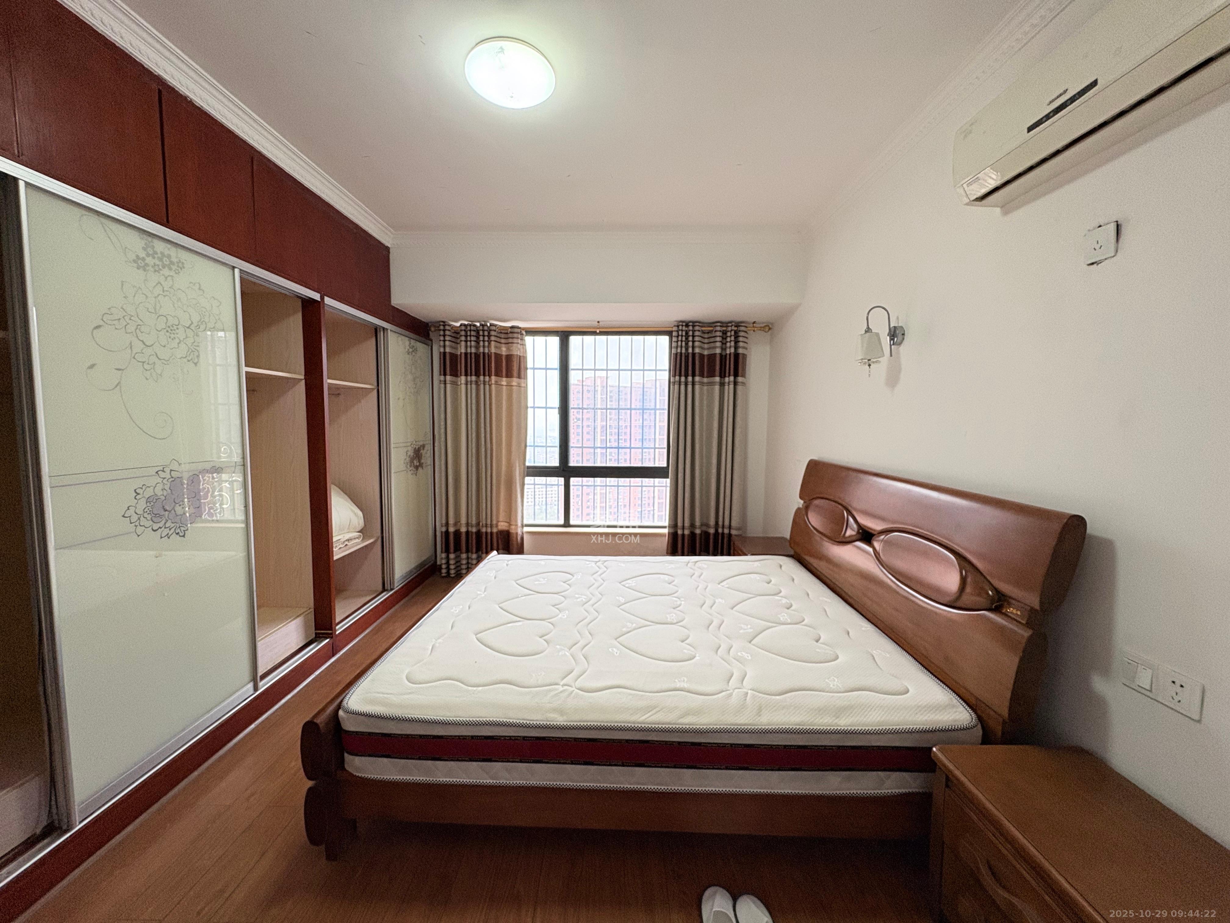 海德公园  3室2厅2卫    2100.0元/月室内图