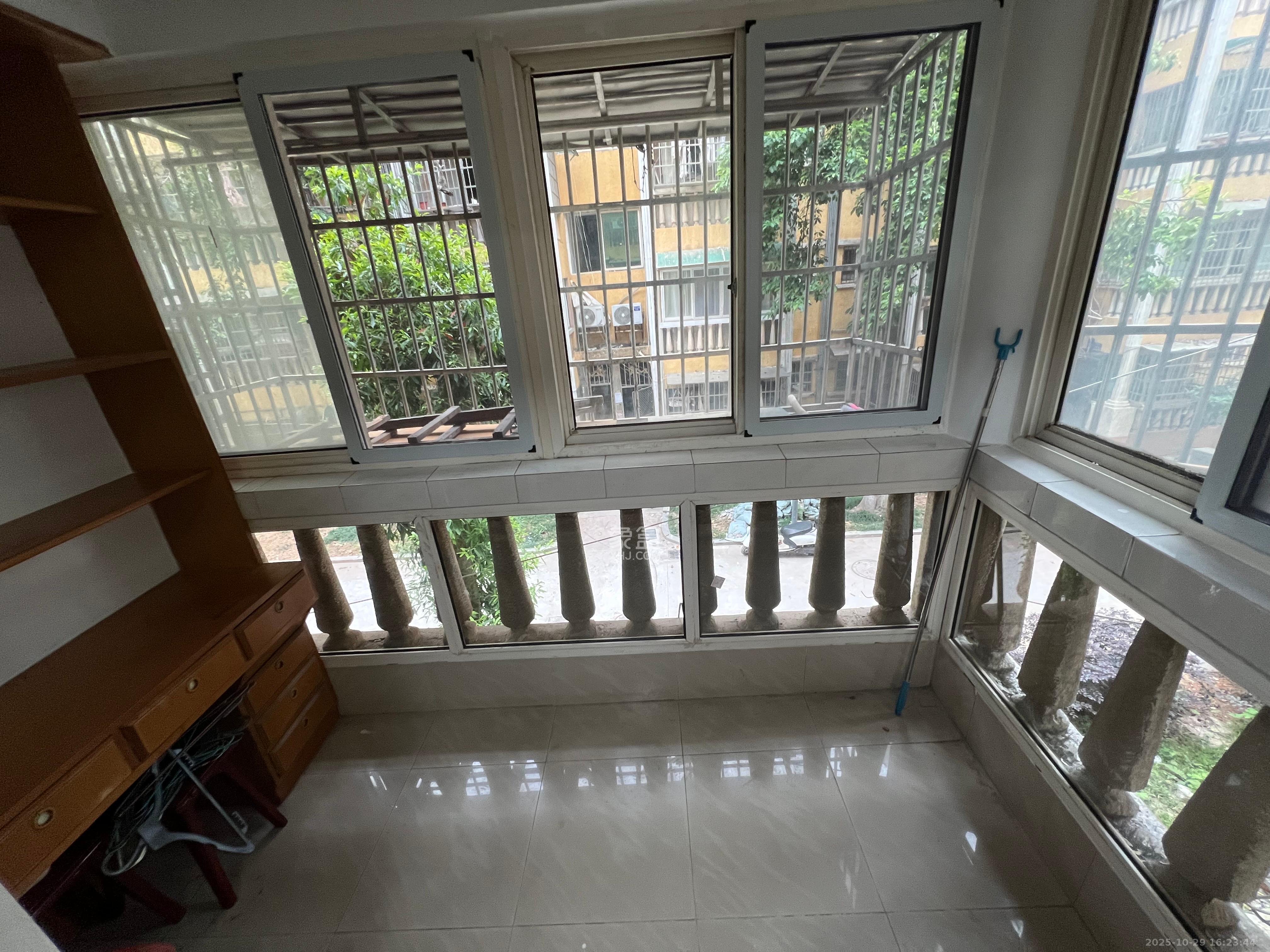 御景龙城  1室1厅1卫    1100.0元/月室内图