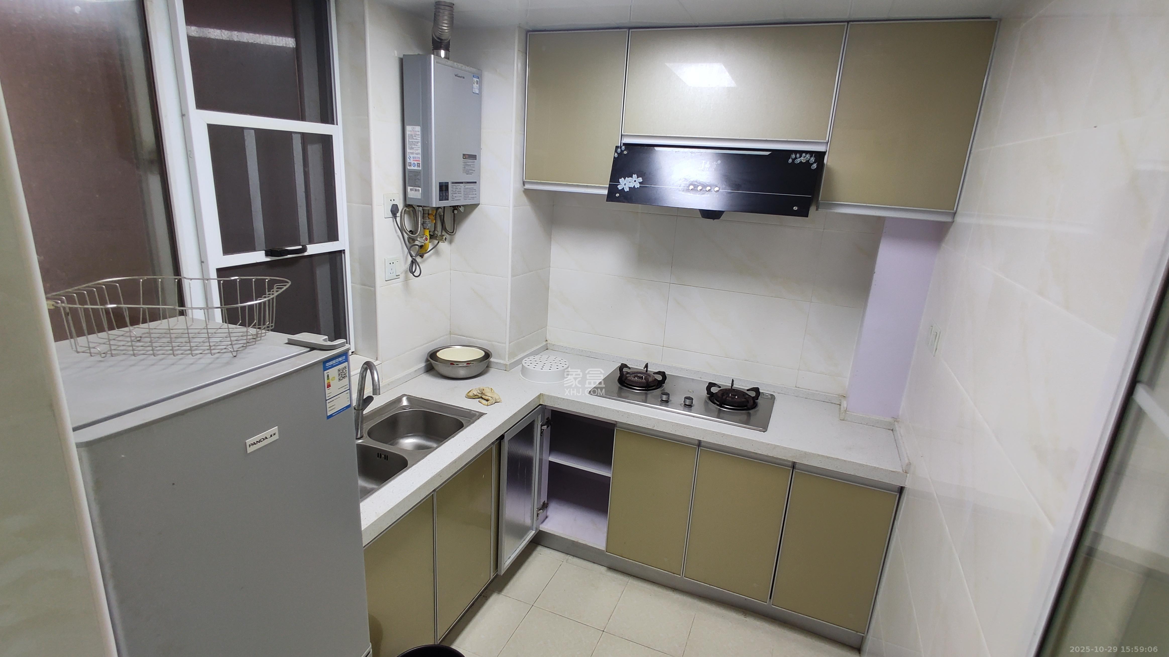 丽发新城  2室2厅1卫    1650.0元/月室内图