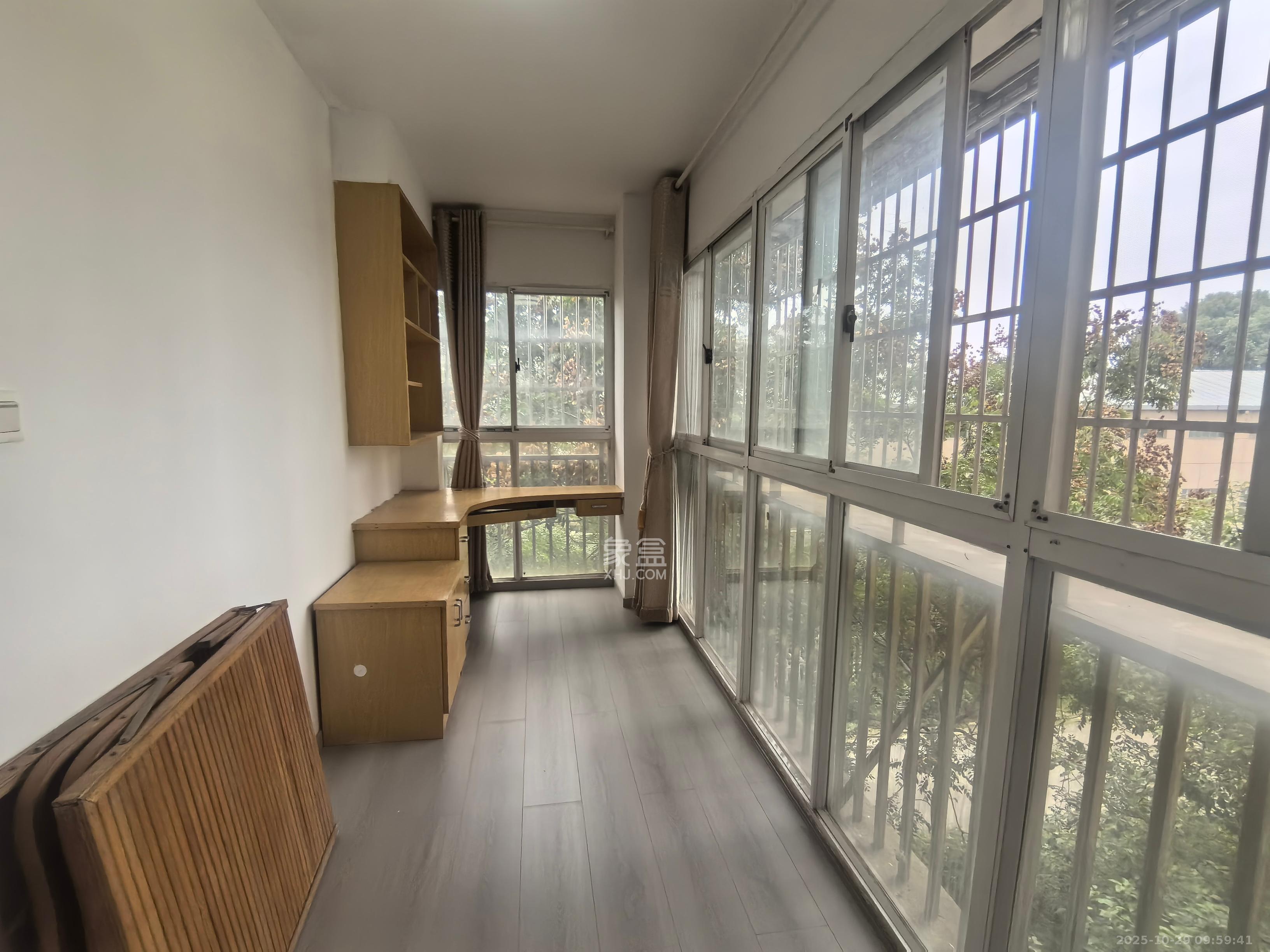 南郡雅园  2室2厅1卫    1300.0元/月室内图