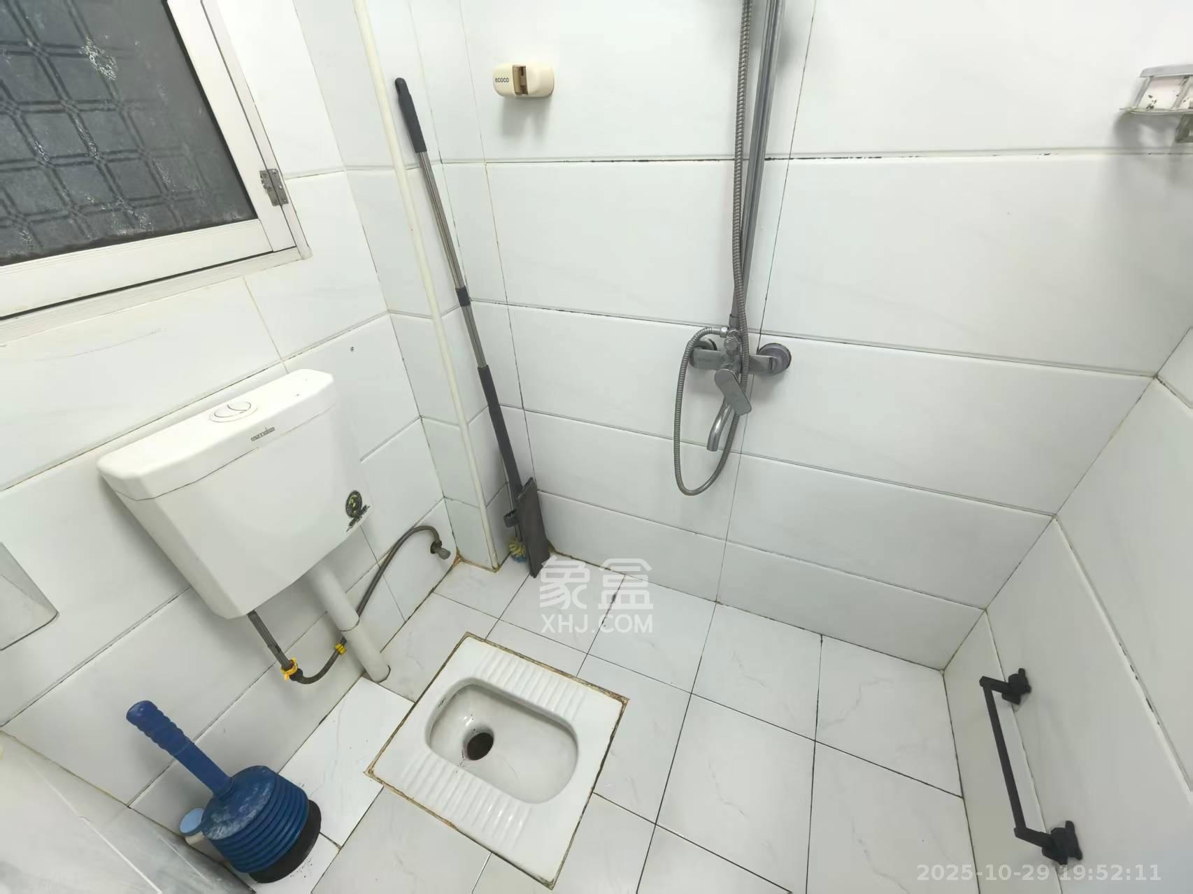 三印宿舍  2室2厅1卫    1800.0元/月 三印宿舍  2室2厅1卫    1800.0元/月室内图