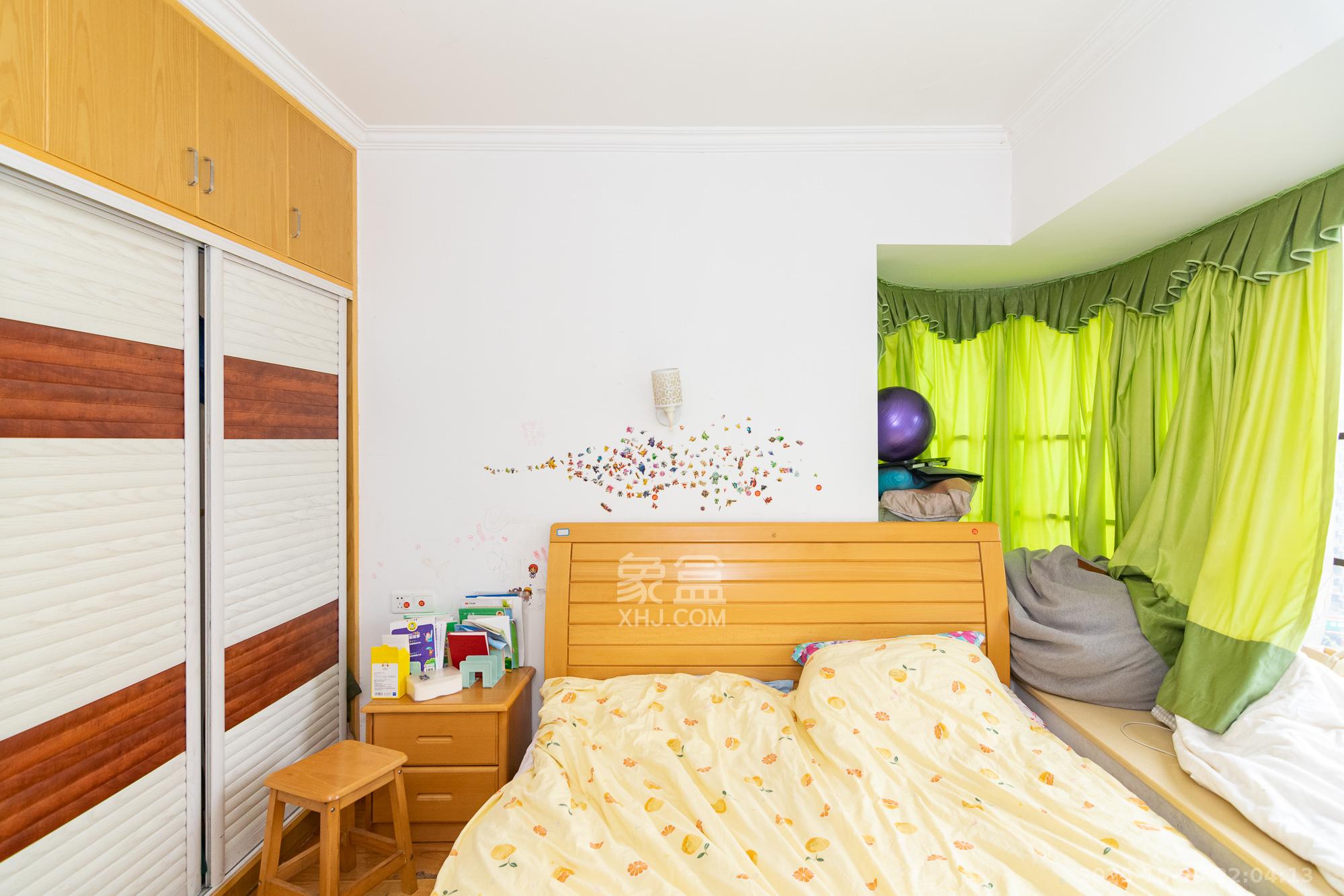 润和紫郡一期  3室2厅2卫    72.0万卧室