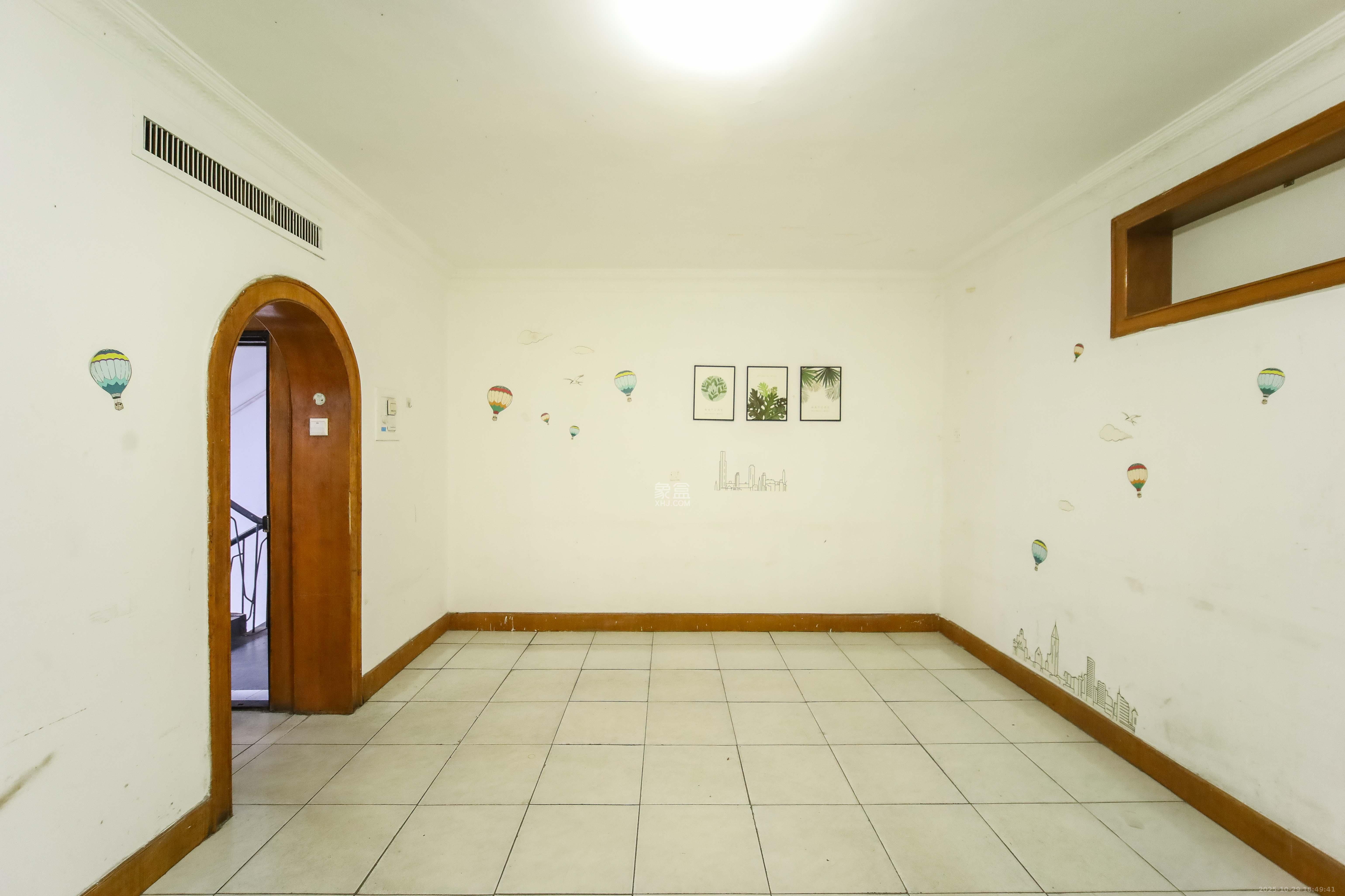 荷花园发展大院  3室1厅1卫    52.8万 荷花园发展大院  3室1厅1卫    52.8万