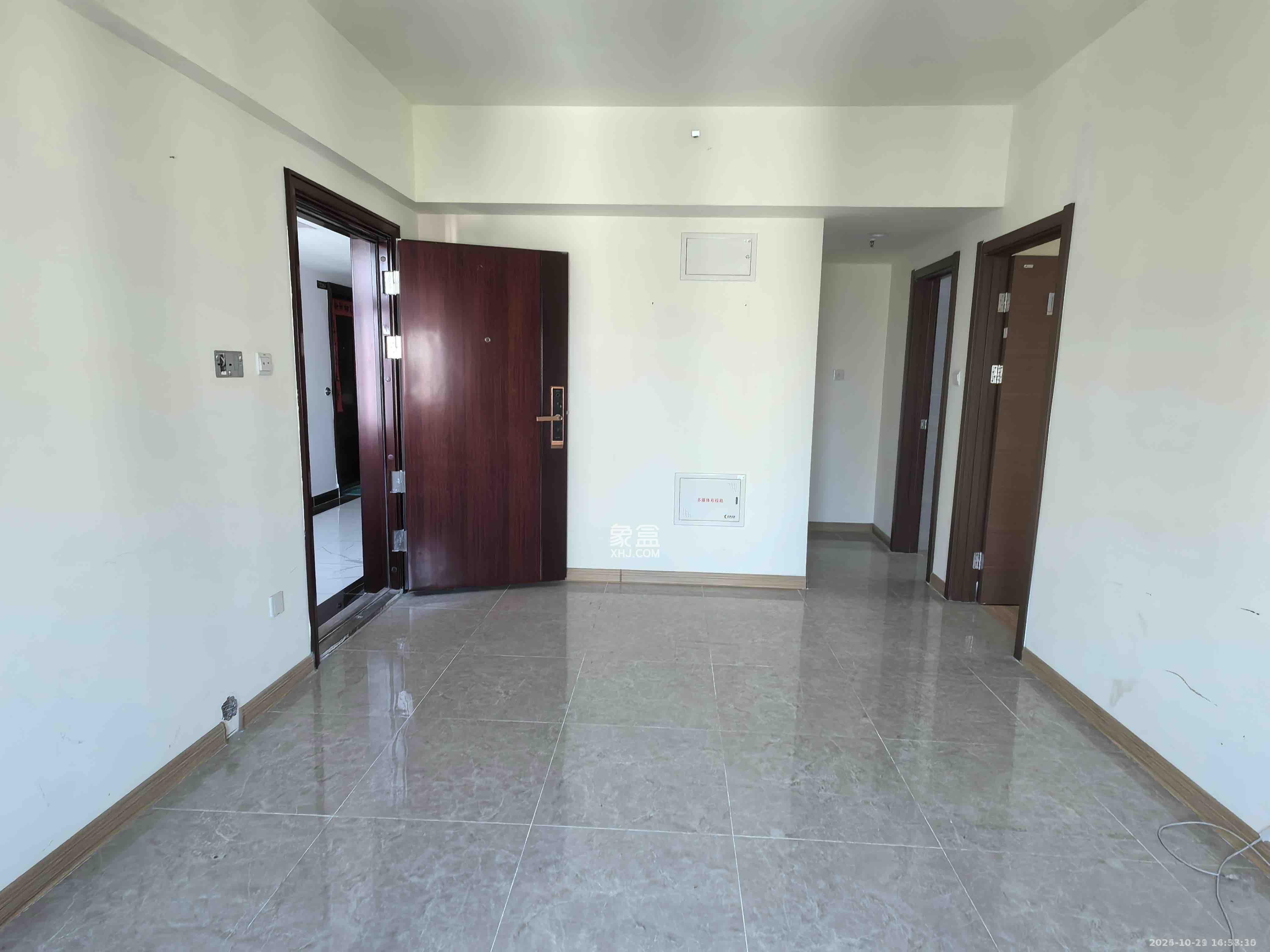 碧桂园印象 2室2厅1卫 2500.0元/月 碧桂园印象 2室2厅1卫 2500.0元/月室内图