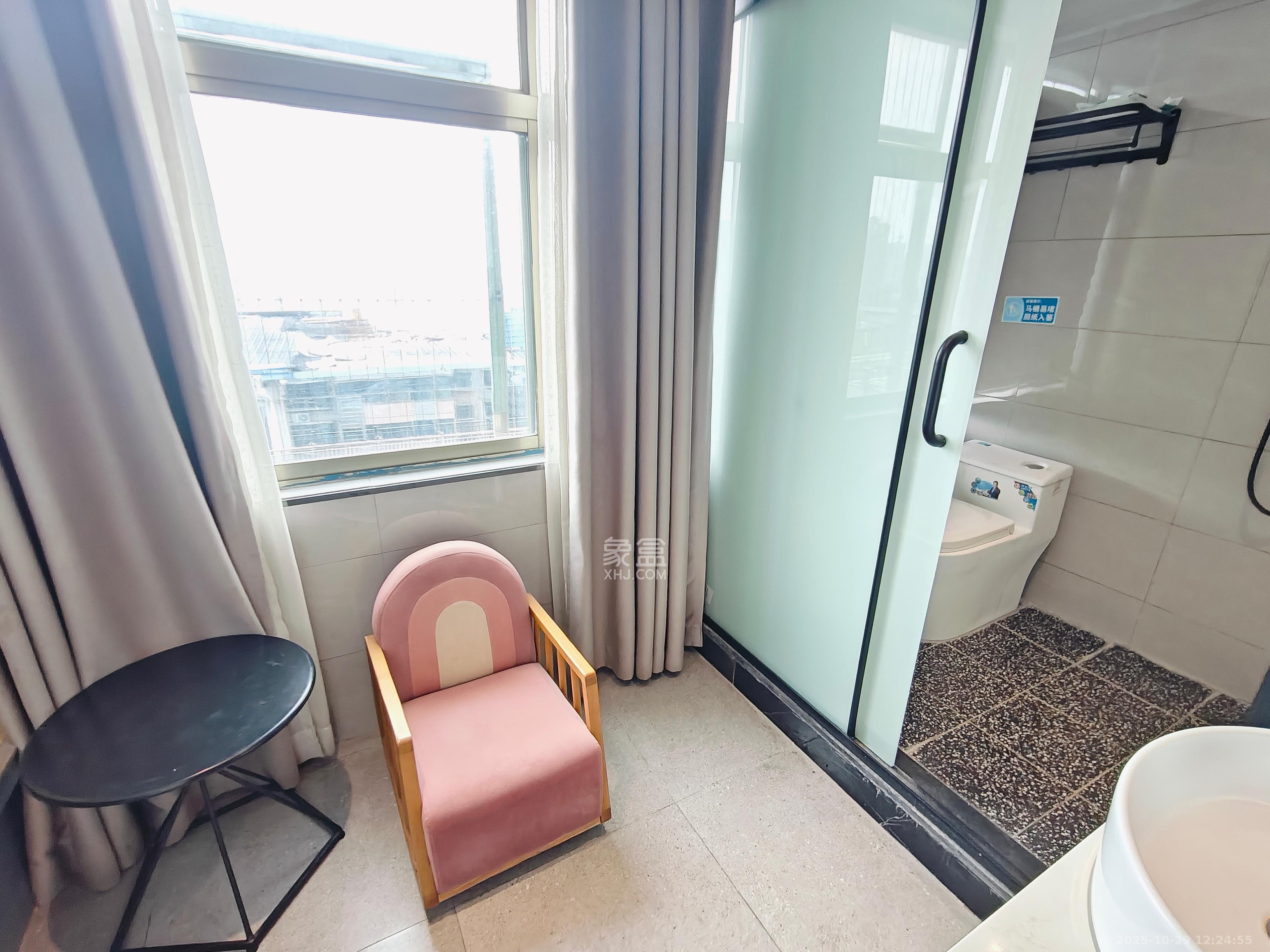 王府井公寓（福源公寓）  5室2厅1卫    4600.0元/月室内图