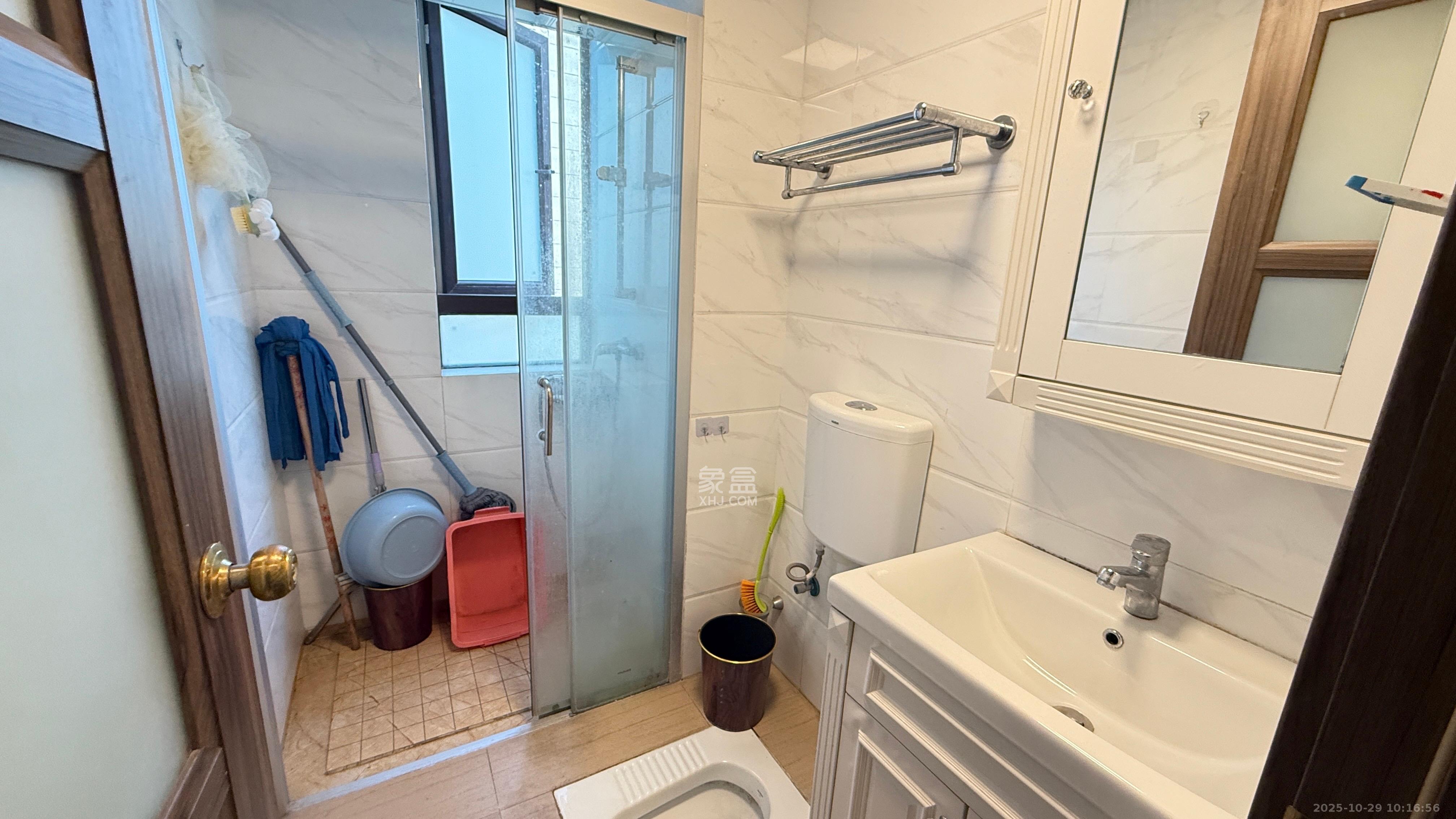 碧桂园大学印象一期  4室2厅1卫    2200.0元/月室内图