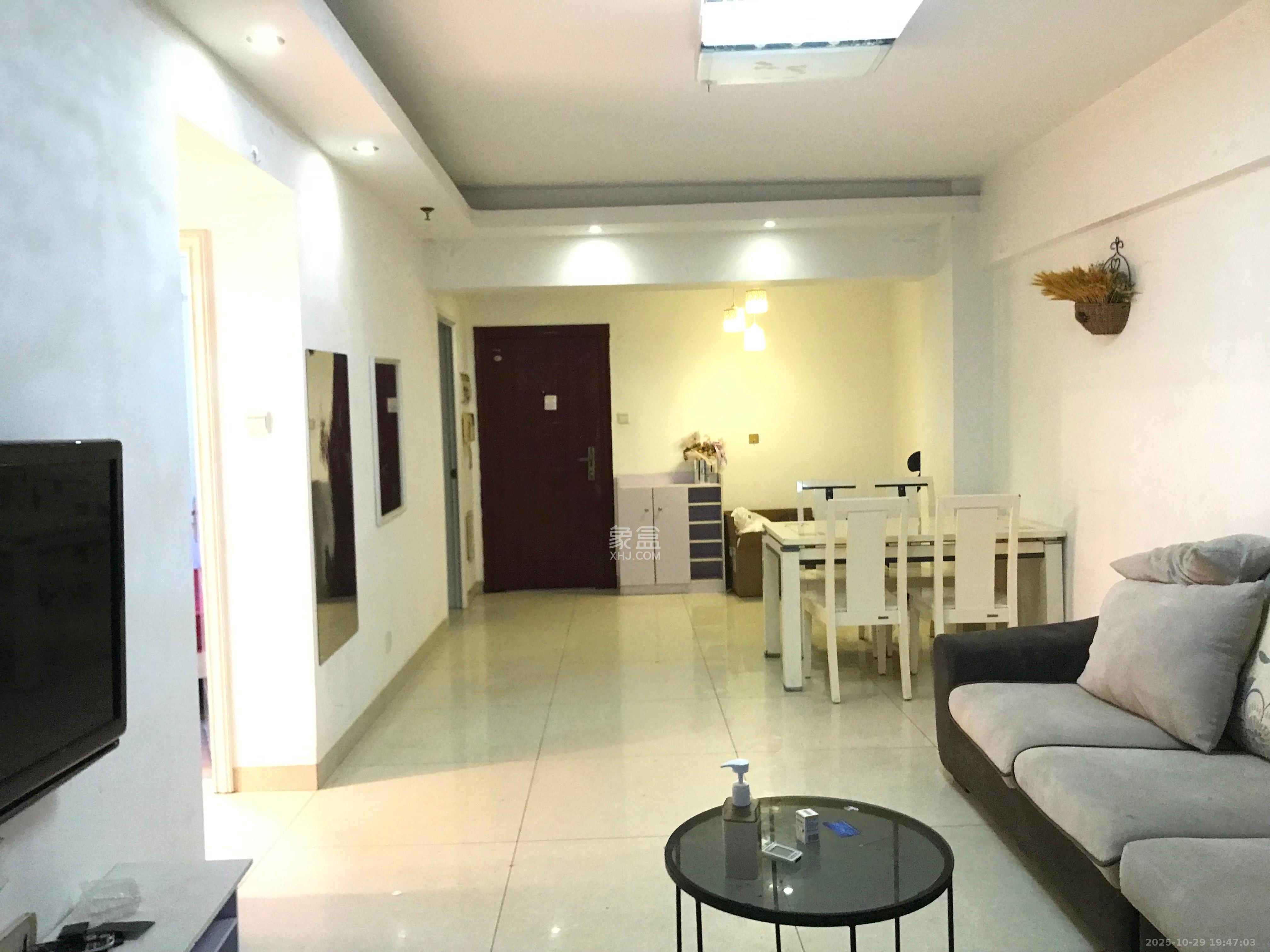 新长海广场  2室2厅1卫    1800.0元/月 新长海广场  2室2厅1卫    1800.0元/月室内图