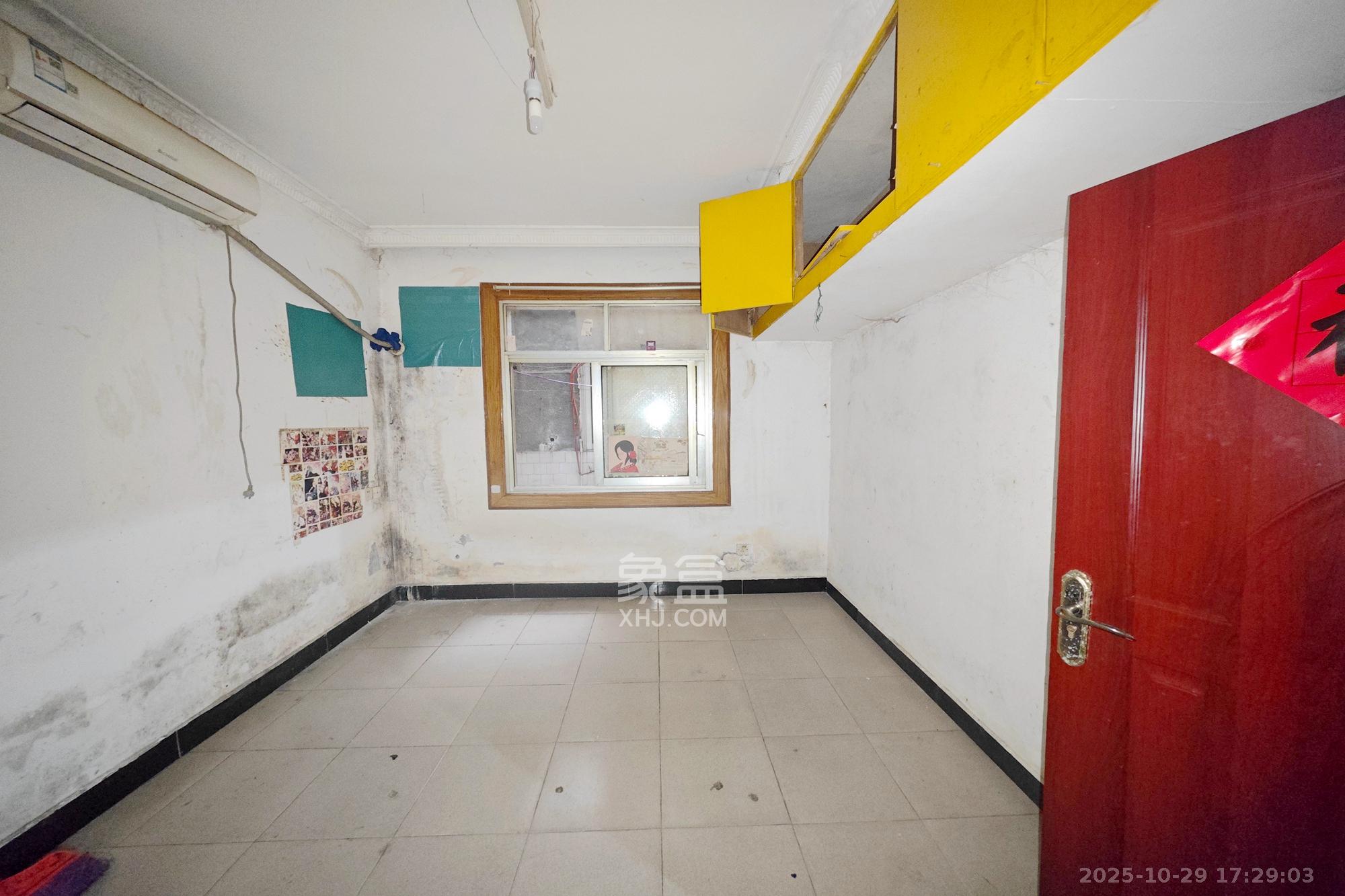 桂花二村  2室2厅2卫    39.0万卧室