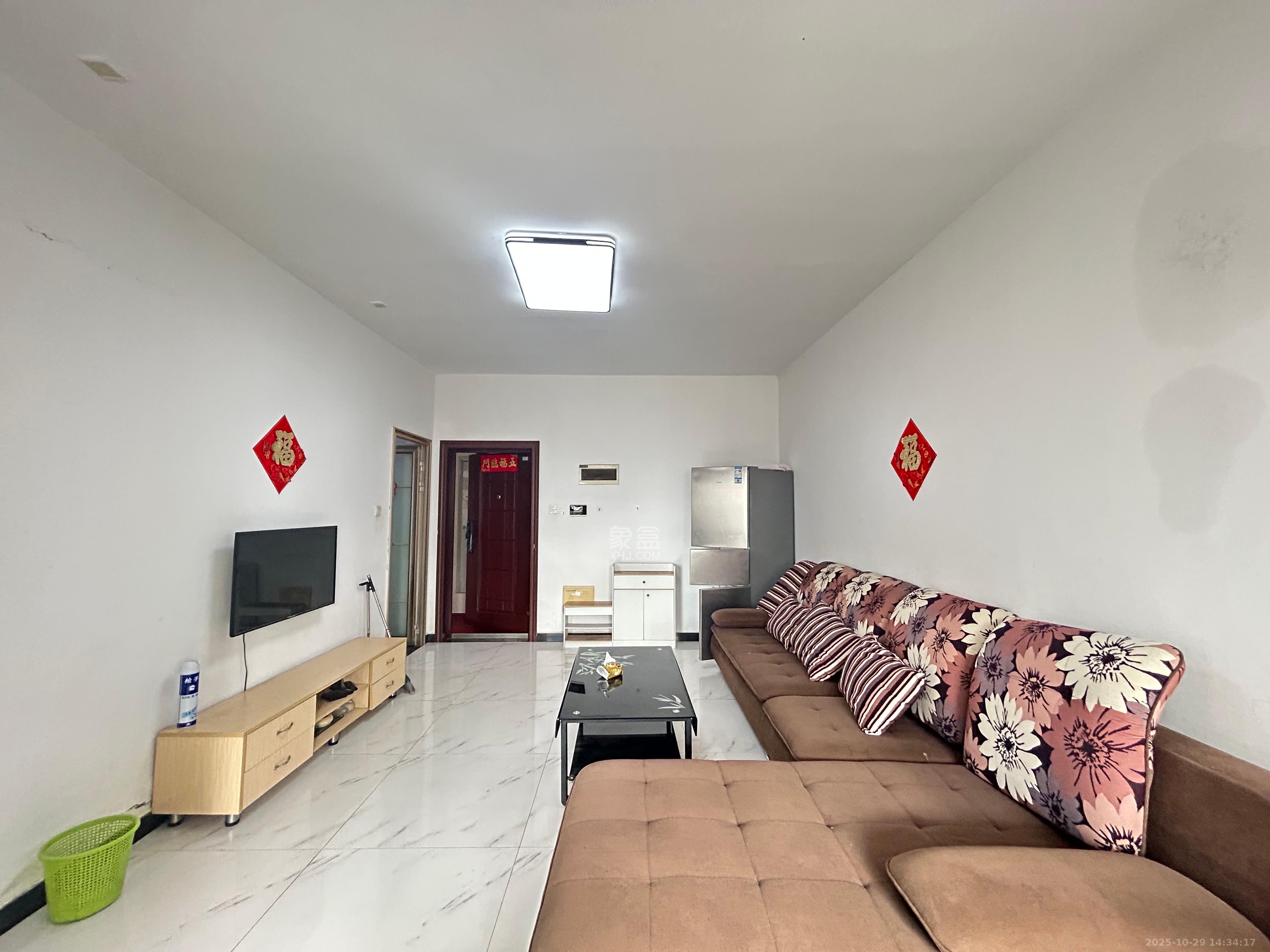 御溪国际  1室2厅1卫    2200.0元/月室内图