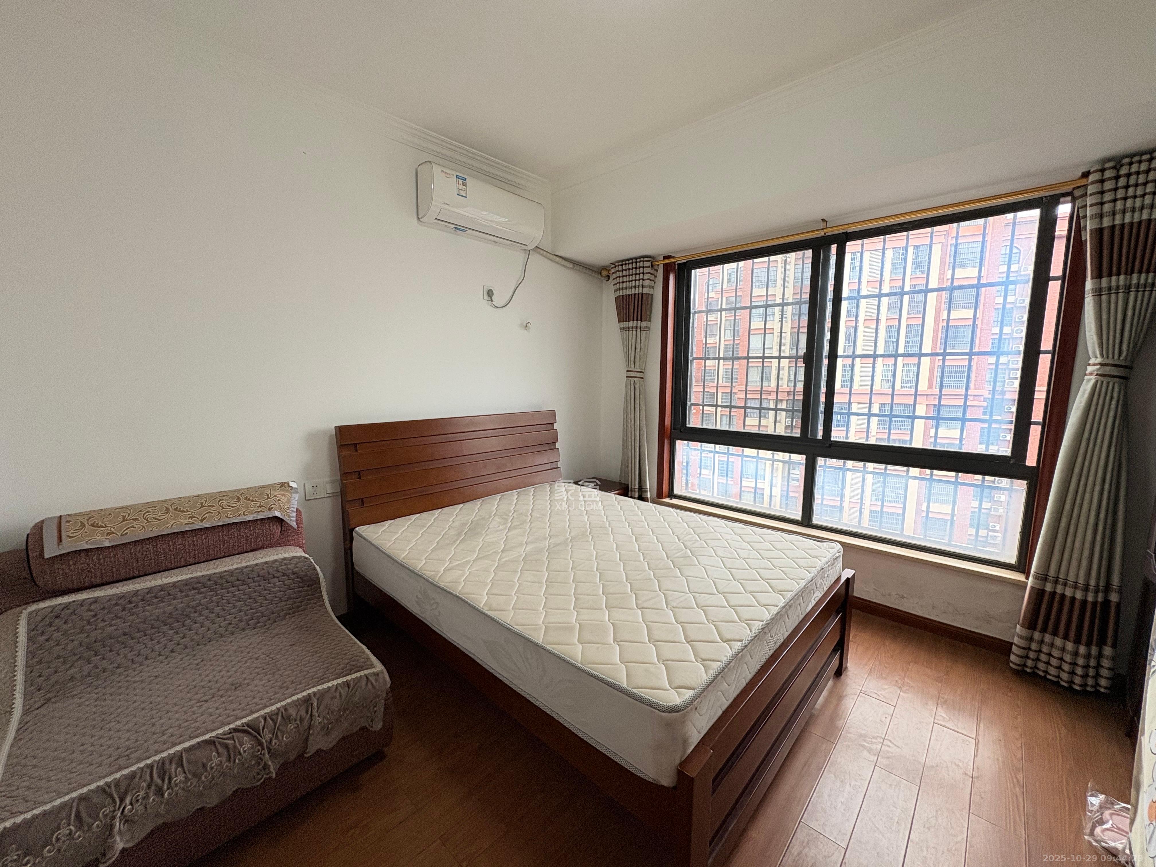 海德公园  3室2厅2卫    2100.0元/月 海德公园  3室2厅2卫    2100.0元/月室内图