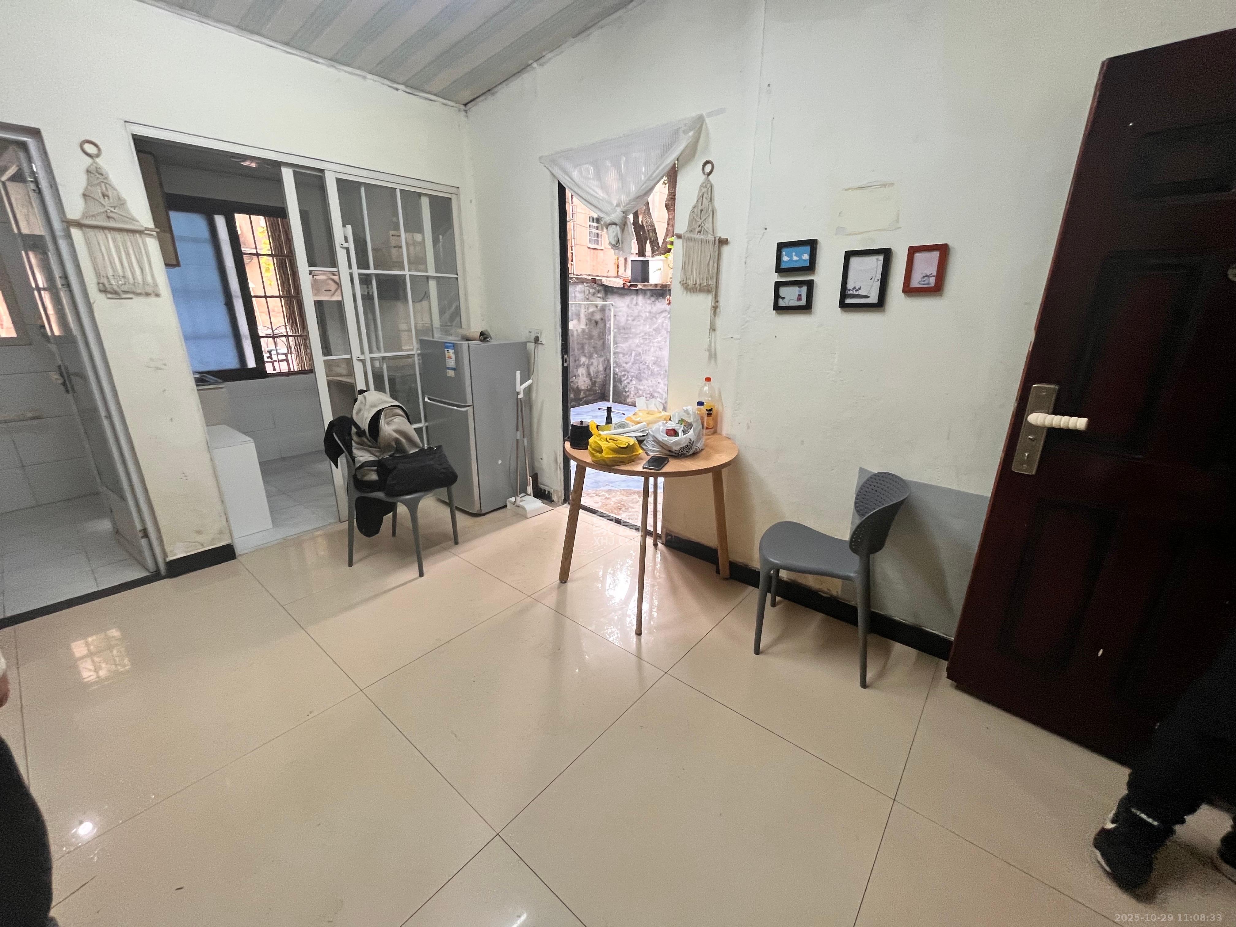 省机械工业学院（湖南工业职业学院雨花校区）  1室1厅1卫    1600.0元/月