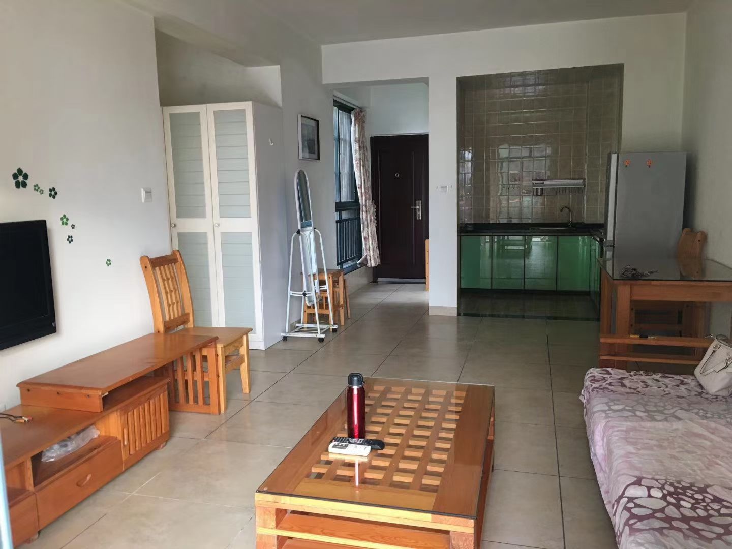 玉龙湾  1室2厅1卫    85.0万客厅