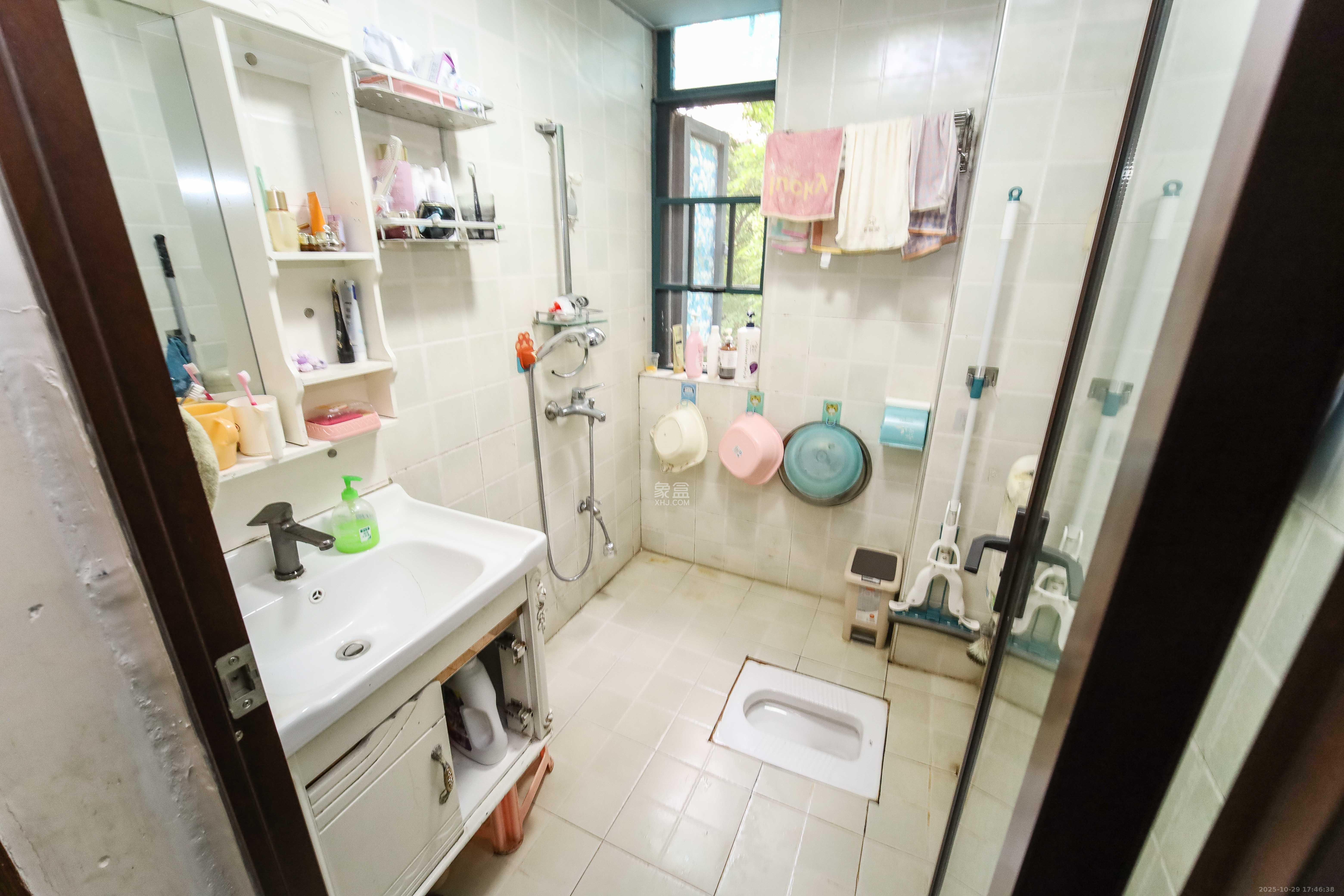 凯乐湘园 2室2厅1卫 64.0万 凯乐湘园 2室2厅1卫 64.0万卫生间