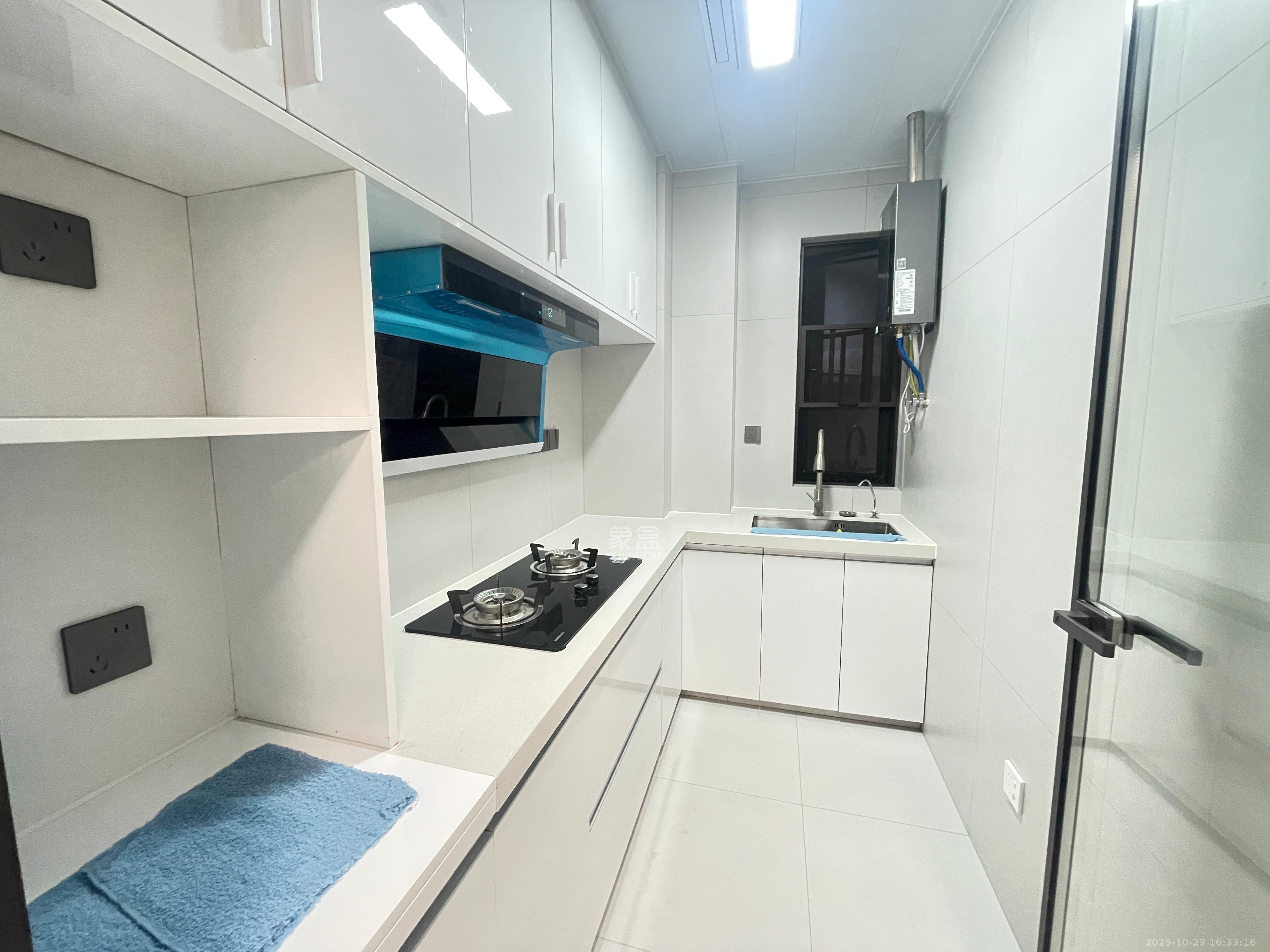 南益名士豪庭  2室1厅1卫    2500.0元/月 南益名士豪庭  2室1厅1卫    2500.0元/月室内图