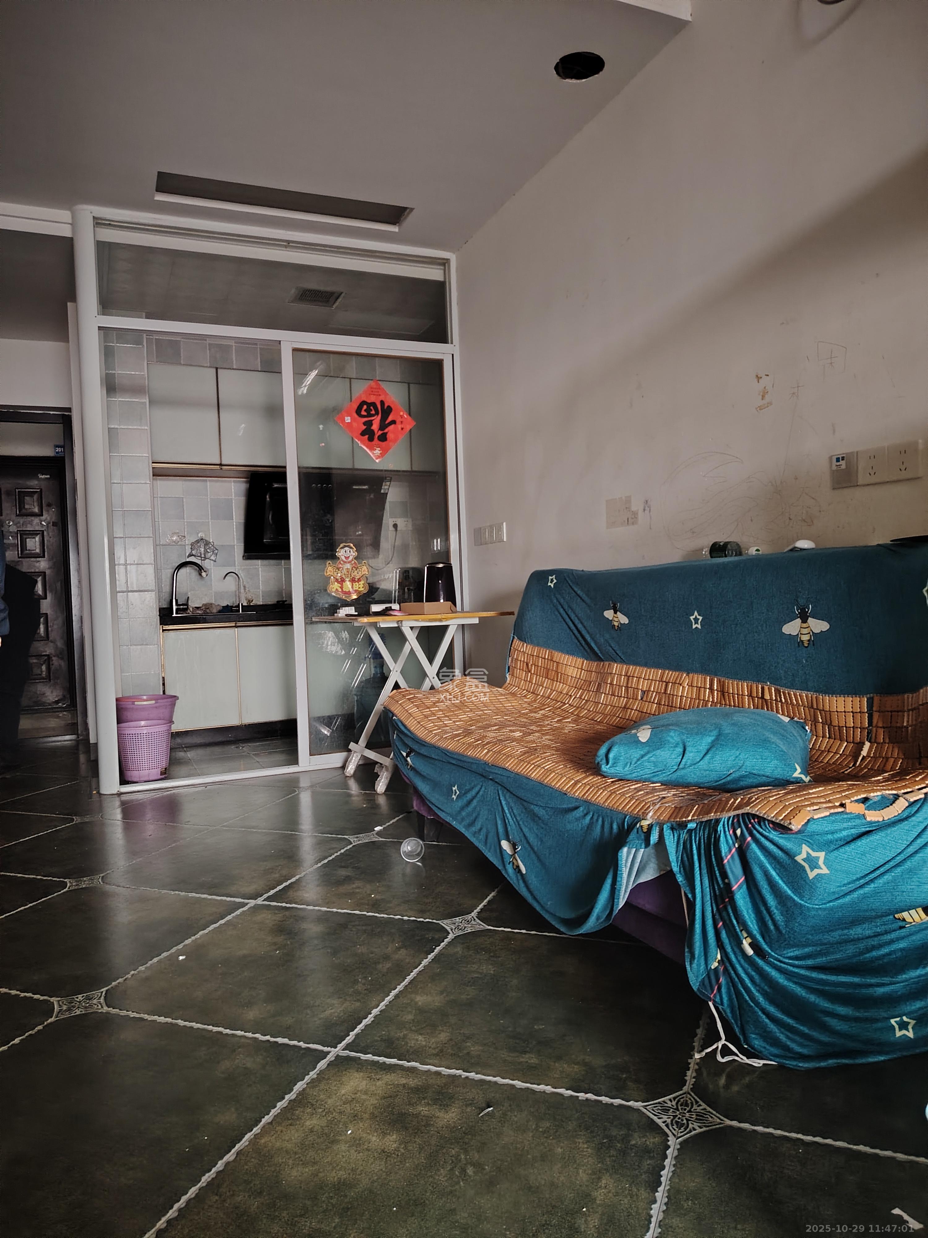 红树湾  1室1厅1卫    1100.0元/月室内图